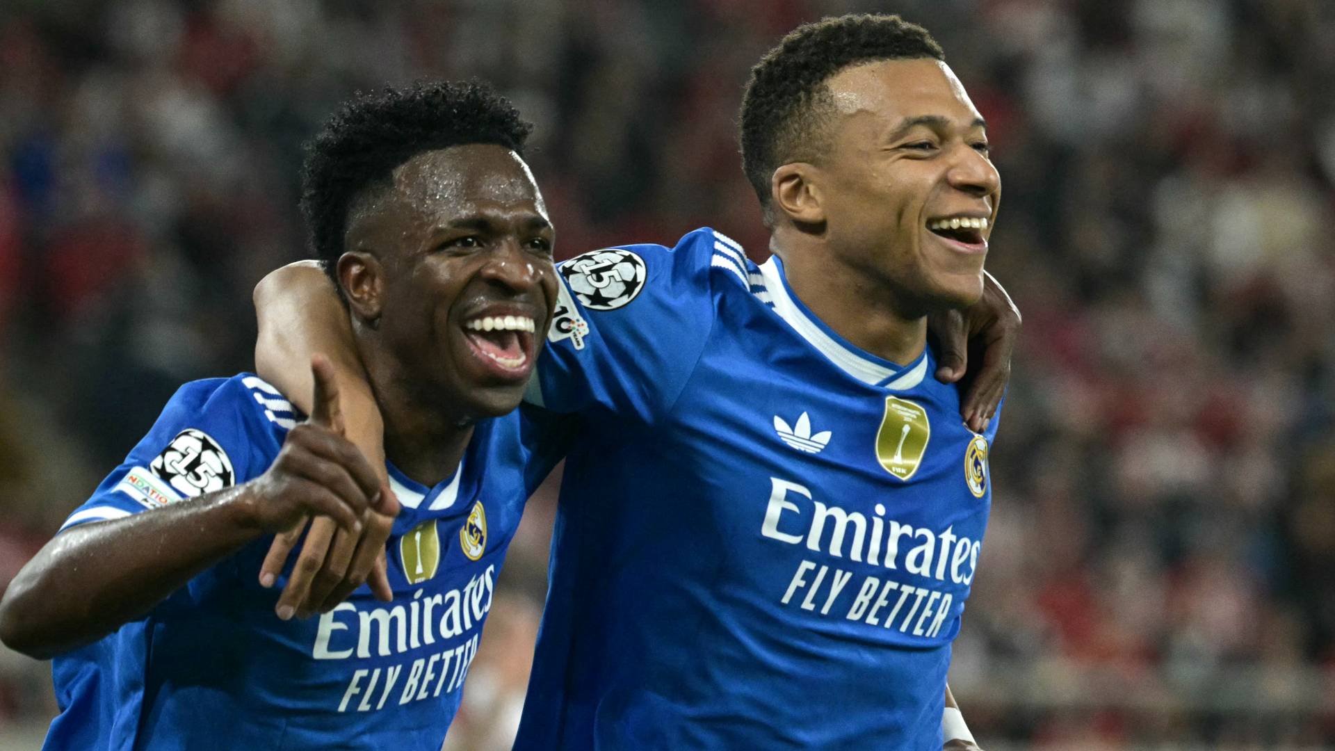 كيليان مبابي يحتفل بهدف سابق لريال مدريد