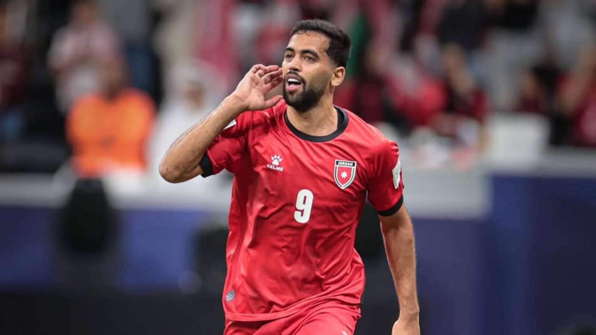لاعب منتخب النشامى علي علوان