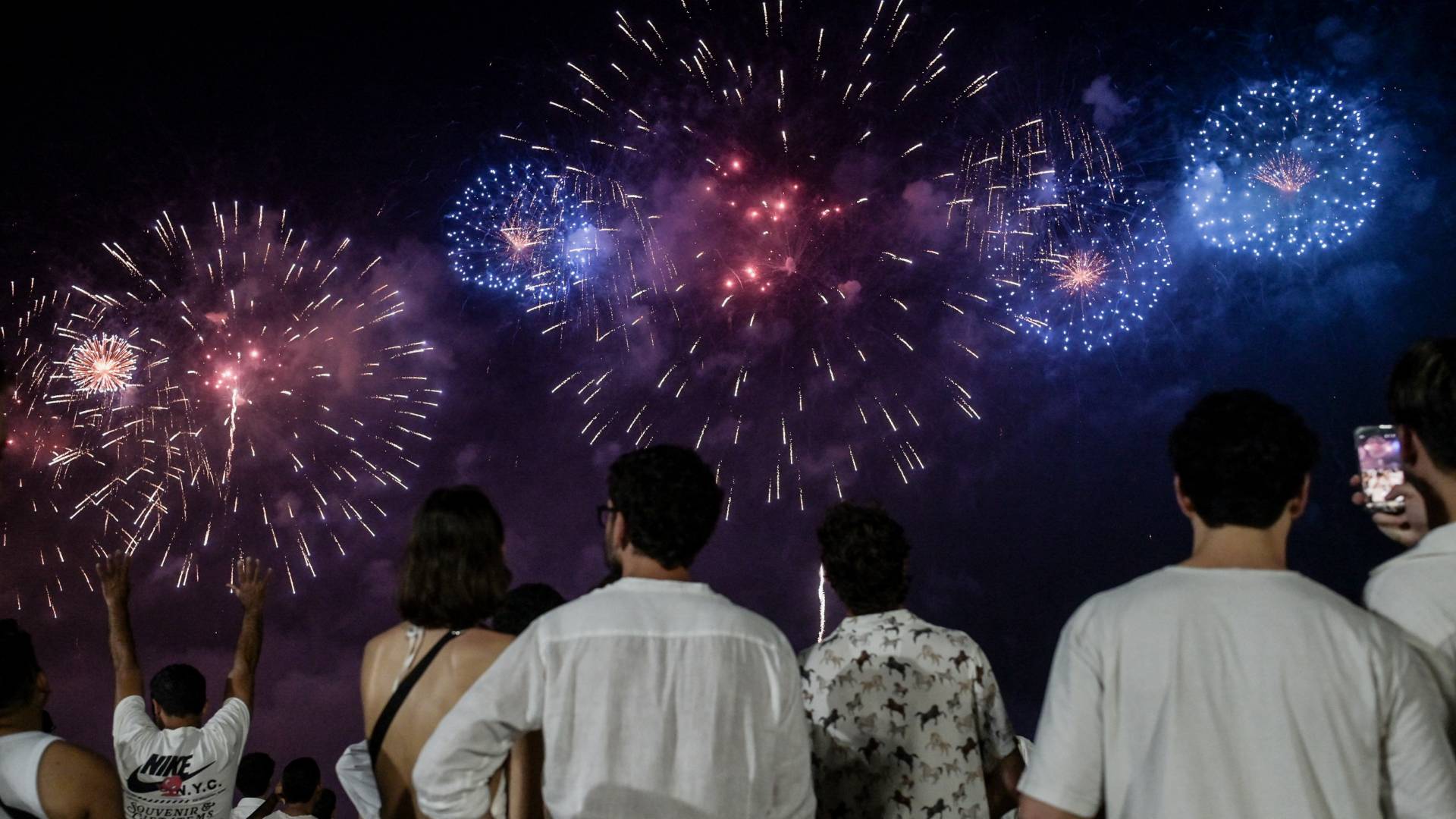 احتفالات رأس السنة بإحدى الدول