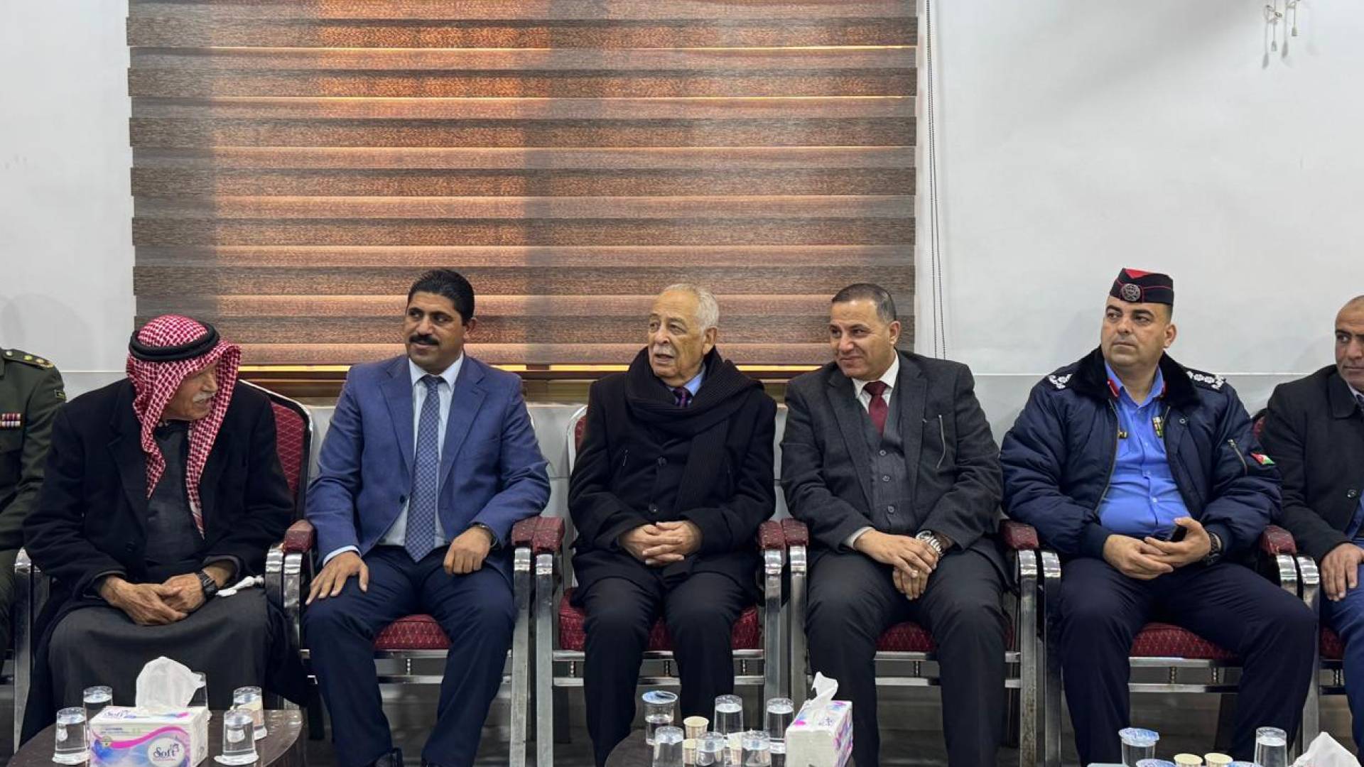 مندوبا عن الملك وولي العهد… العيسوي يعزي عشيرة الرواحنة