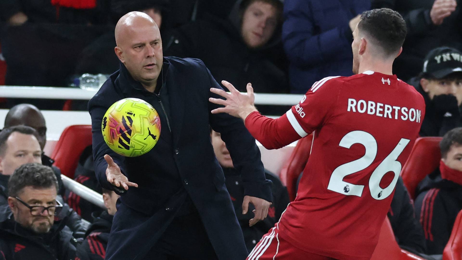 مدرب ليفربول ولاعبه روبيرتسون