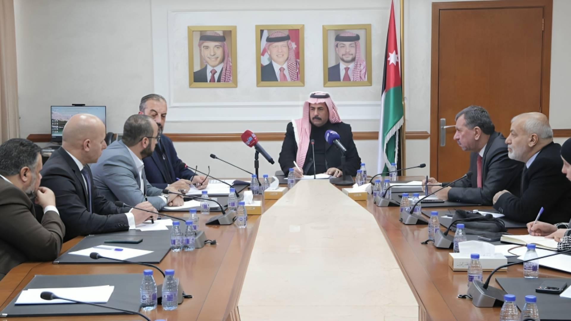 لجنة الخدمات العامة والنقل النيابية تناقش مستوى جاهزية الأرصاد الجوية ودقة التنبؤات المناخية الصادرة عنها