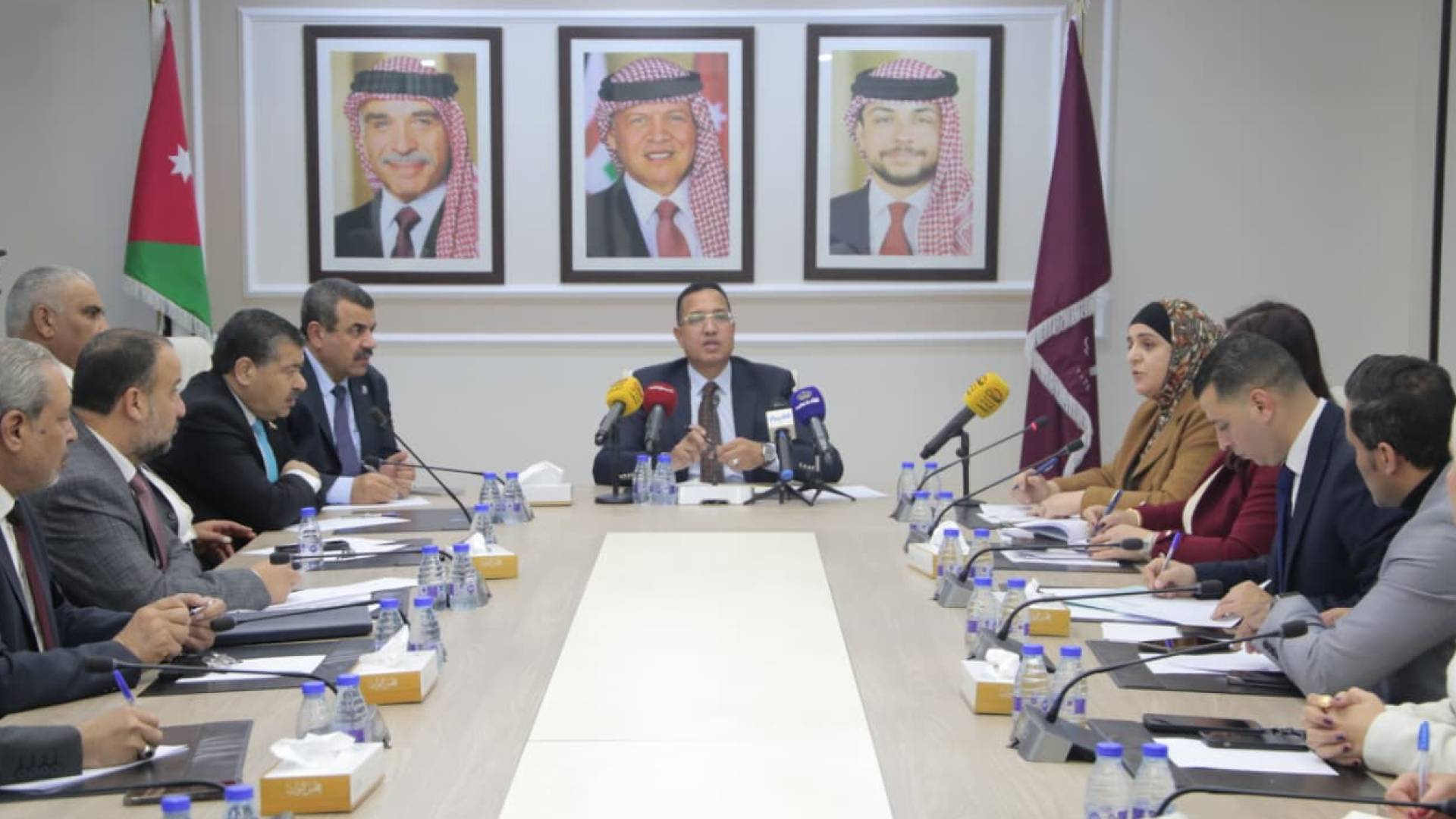 عقدت اللجنة الإدارية النيابية اجتماعا حاسما برئاسة النائب خليفة الديات