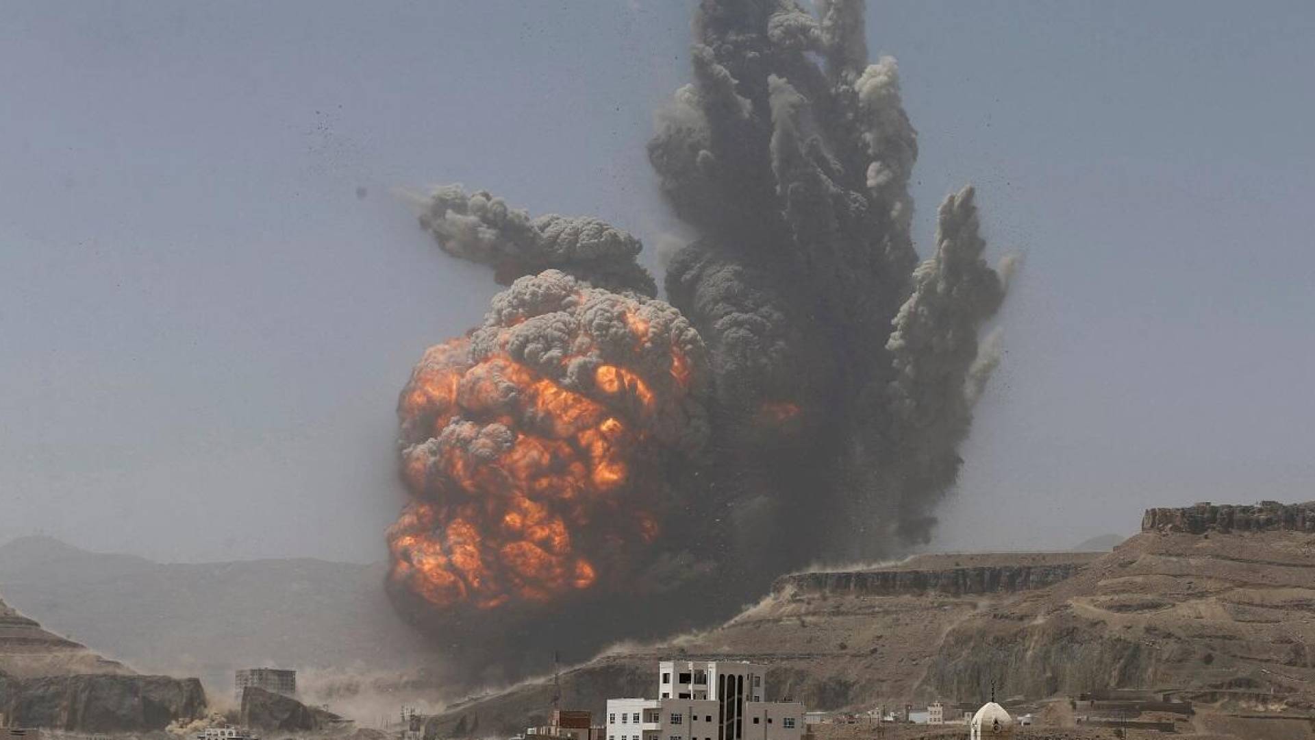 هجمات أرشيفية على اليمن