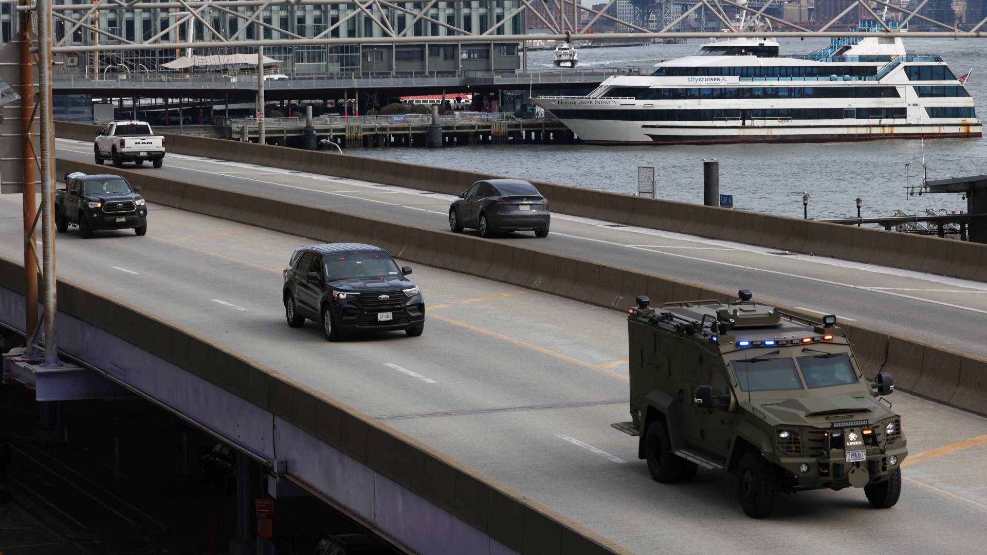 نقل مادورو الى السجن