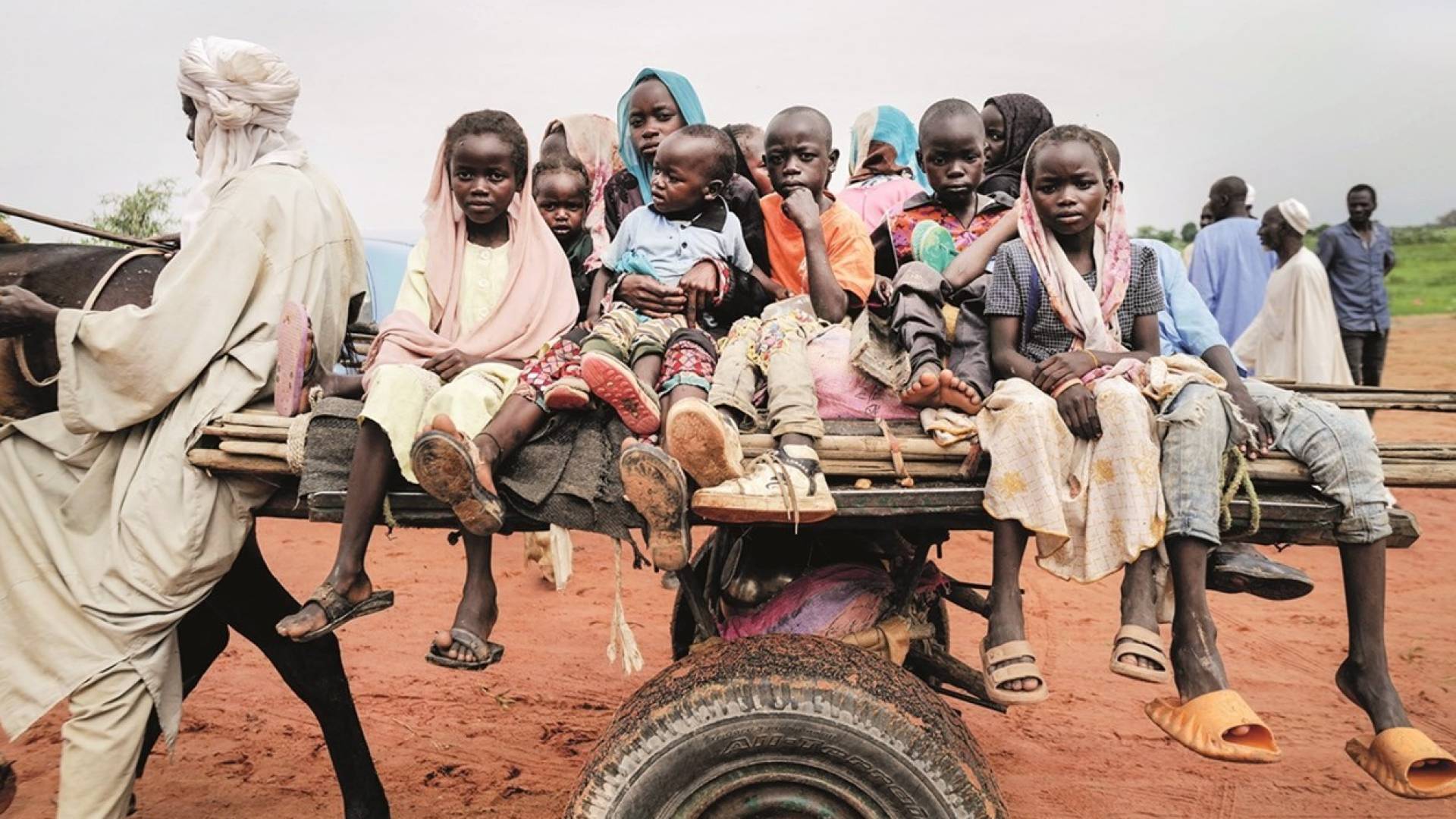 اطفال ونساء في السودان