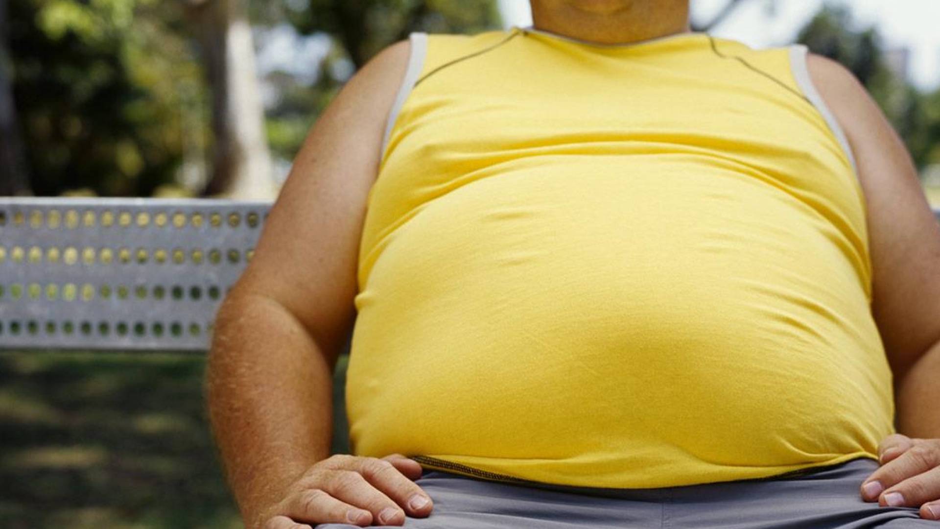 شخص يعاني من السمنة