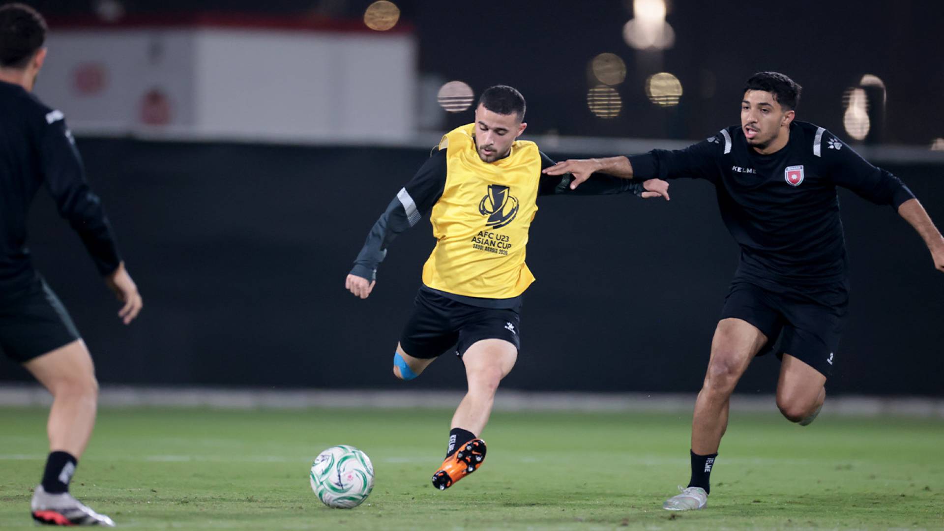 أمين الشناينة من تدريبات المنتخب الوطني