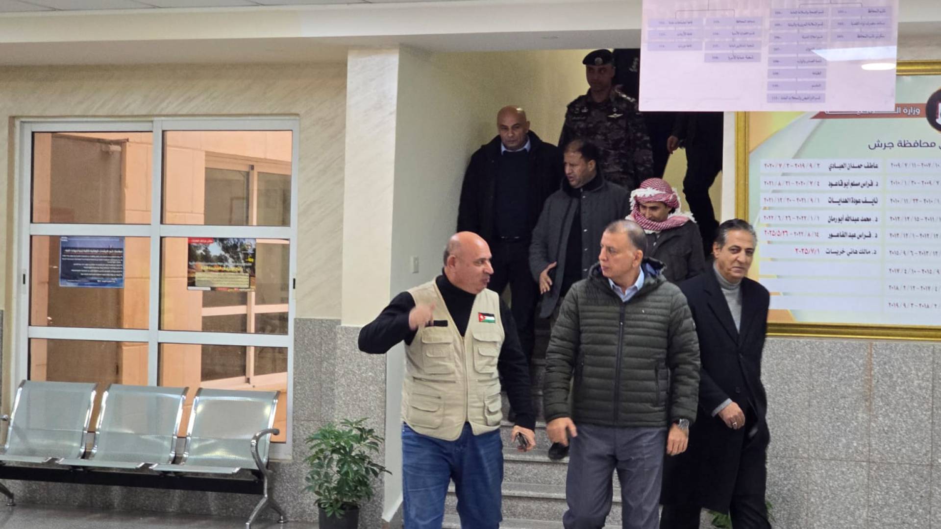 الفراية يقوم بزيارة تفقدية إلى غرفة عمليات محافظة جرش.