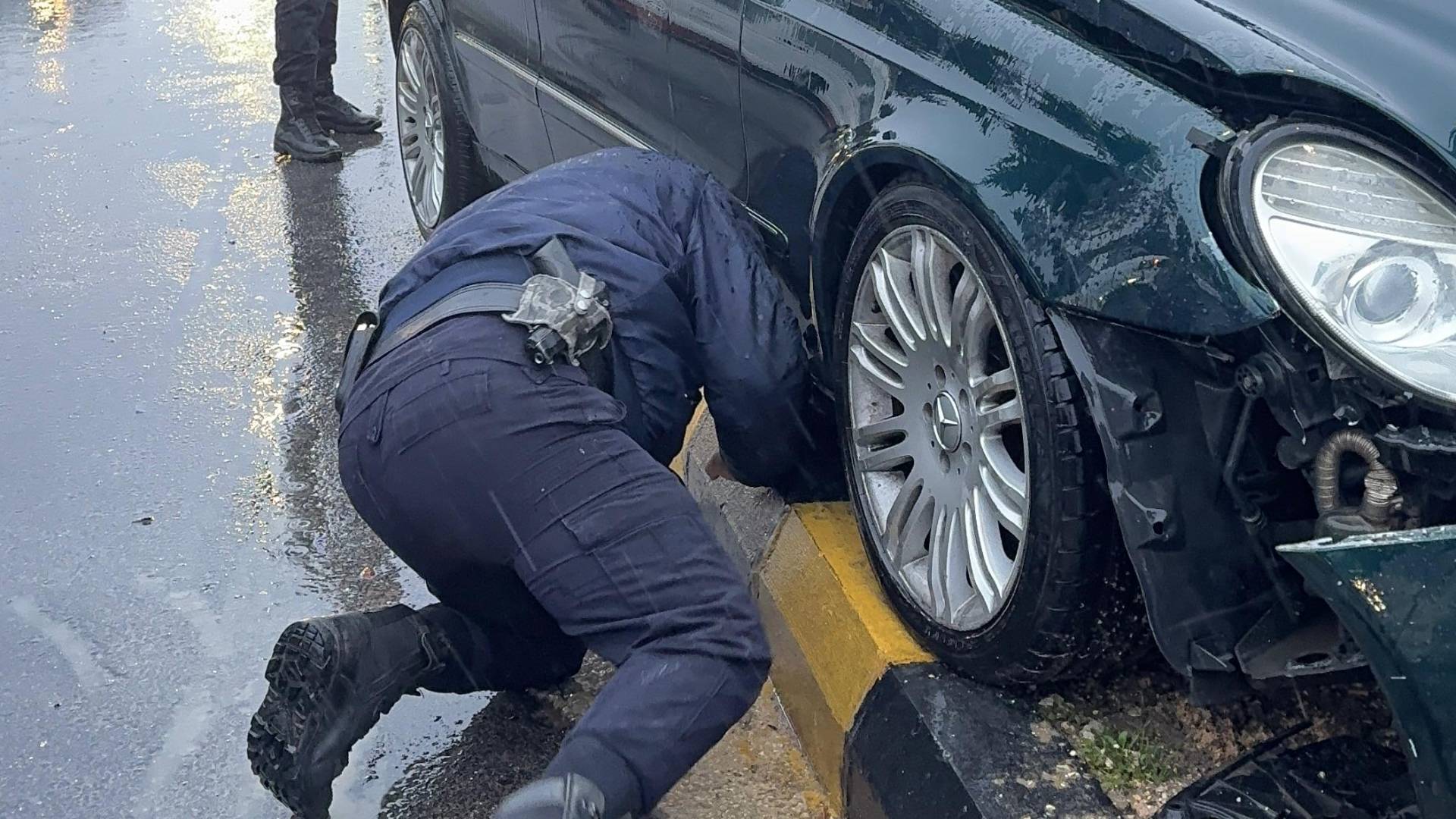 حادث تصادم  بين مركبتين في شارع الحرية جنوب عمان