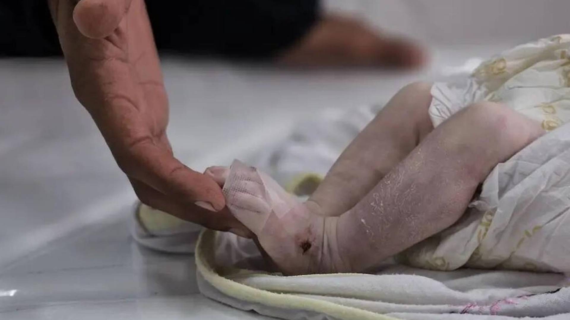 وفاة رضيعة في غزة بسبب البرد الشديد