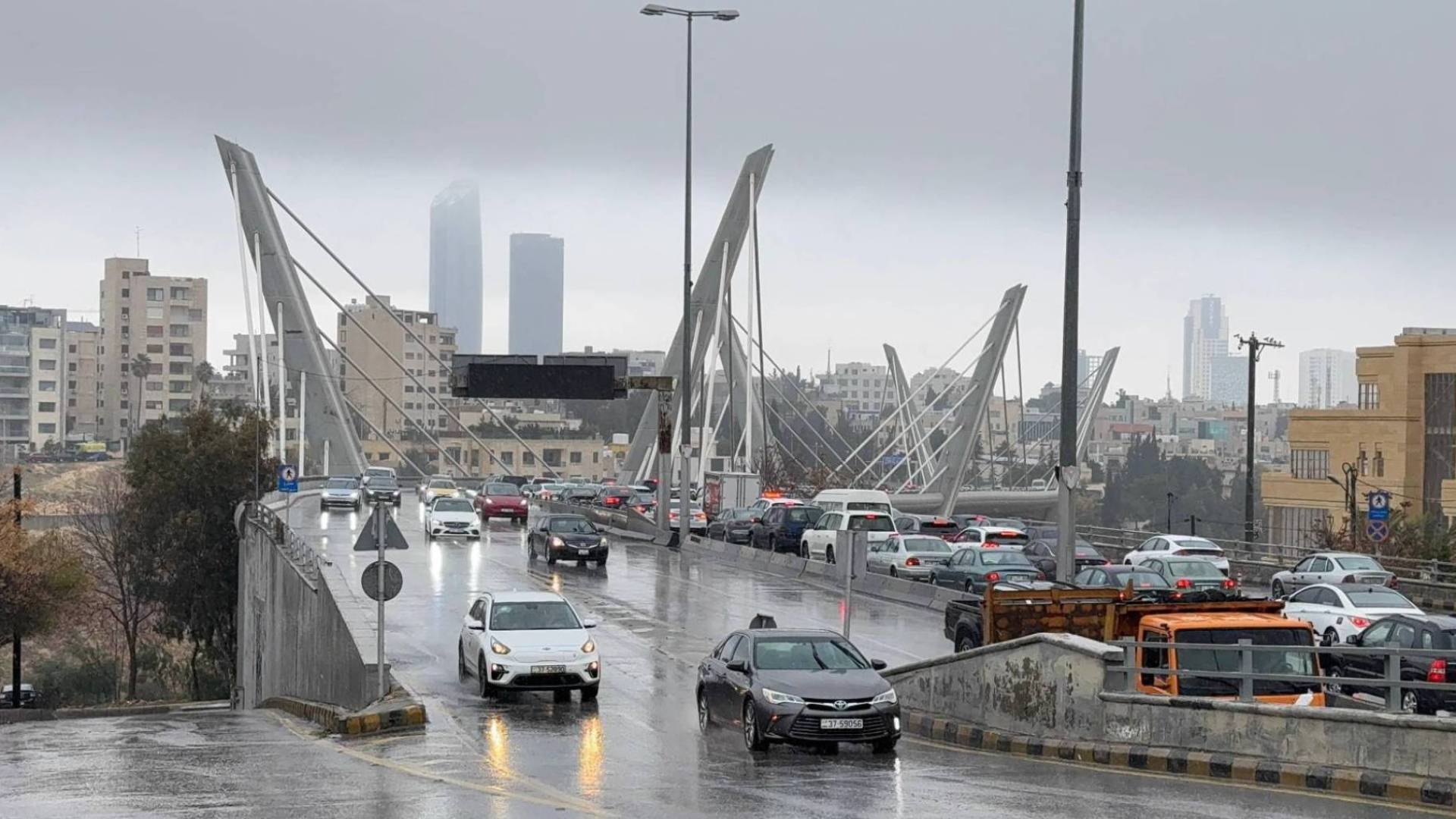 طقس ماطر في العاصمة عمان