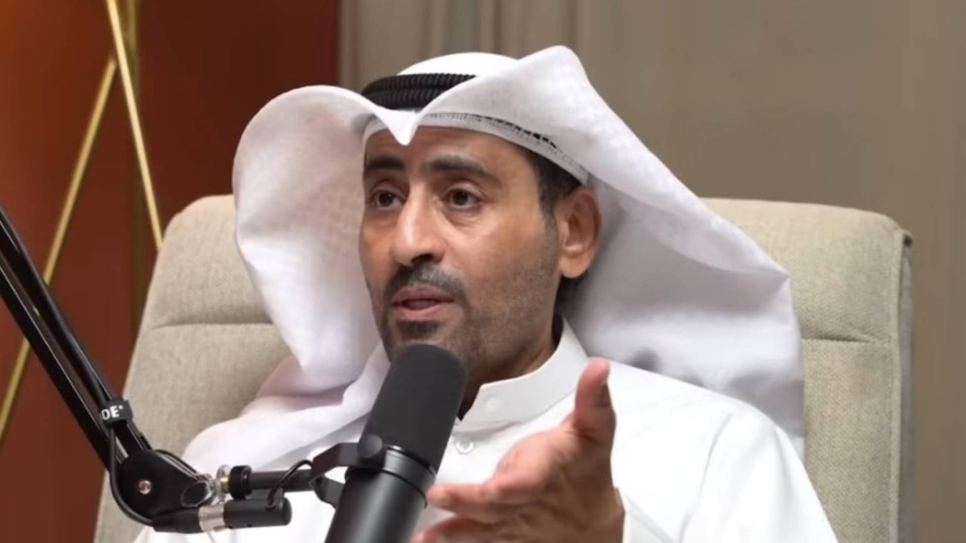 الكاتب بدر المطيري