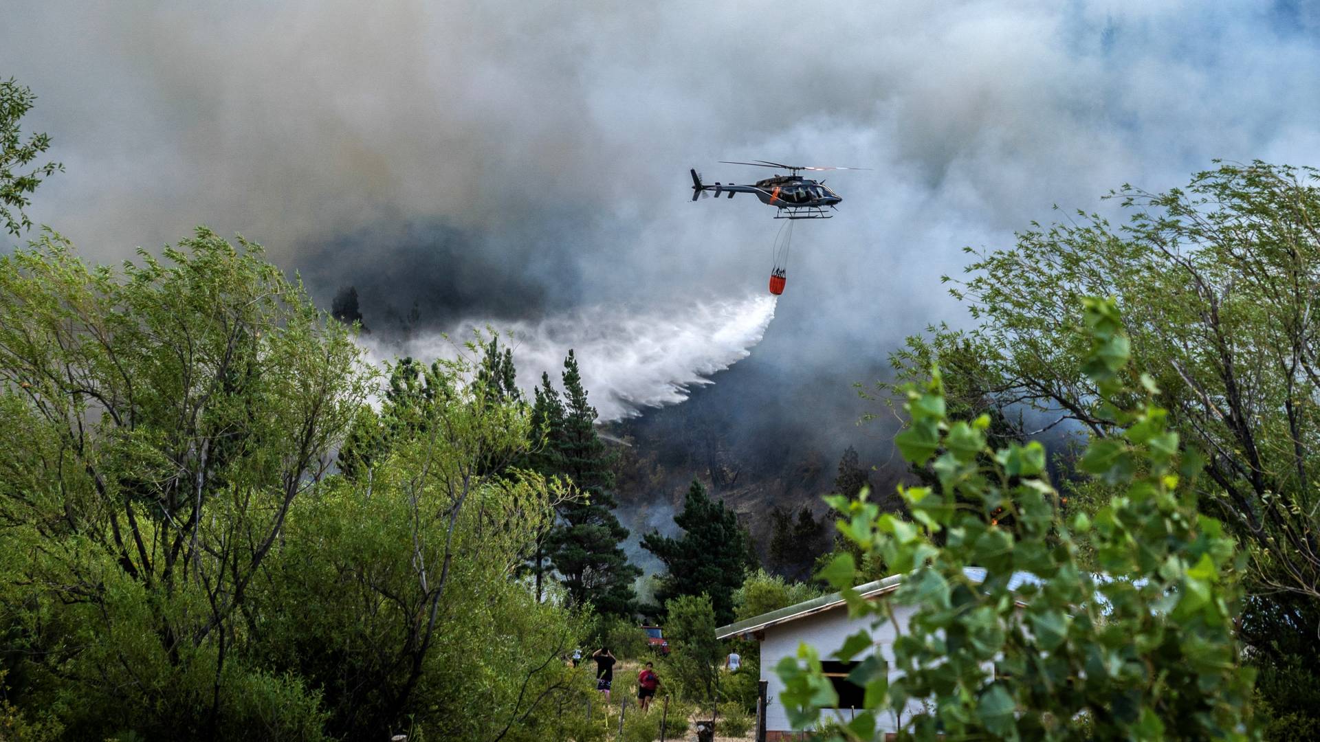 خلال عمليات الاطفاء الحرائق