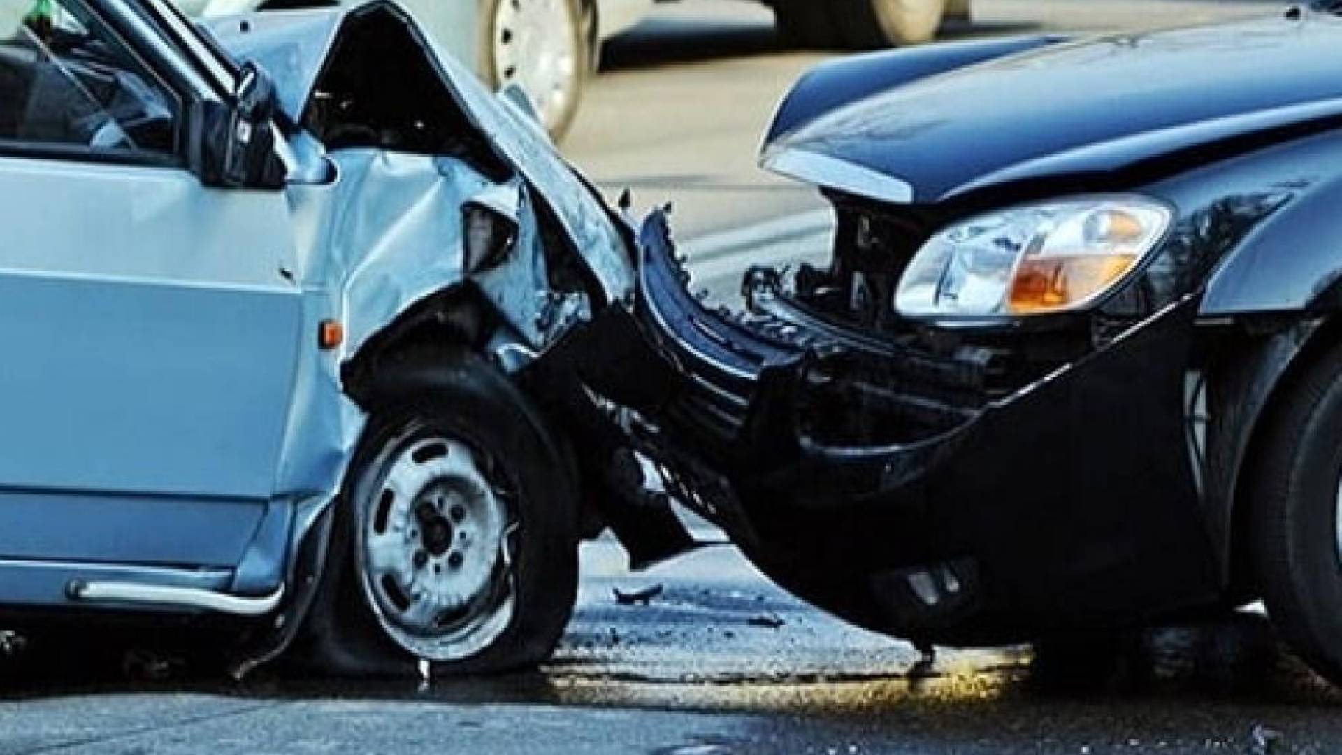 تصادم سيارات