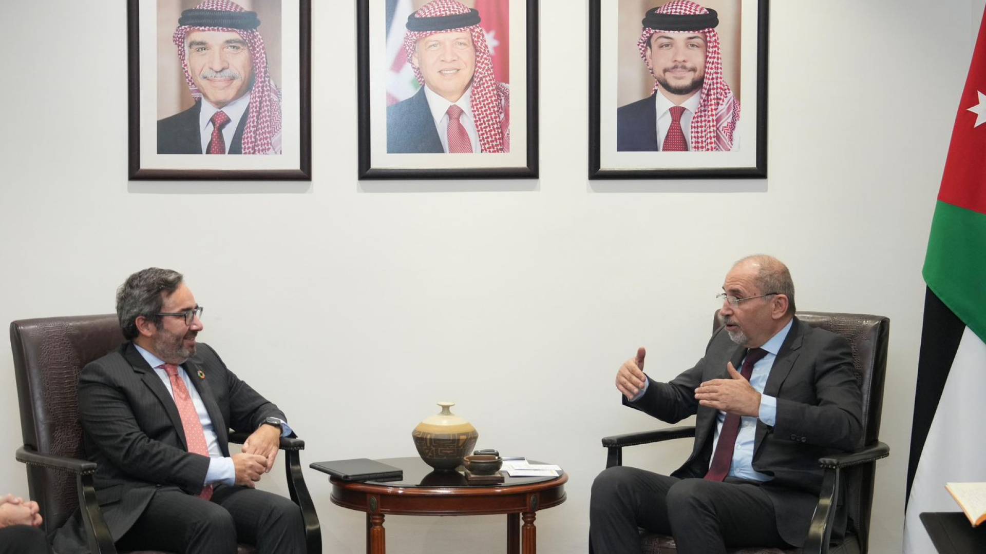 الصفدي مع وكيل الأمين العام للأمم المتحدة المدير التنفيذي لمكتب الأمم المتحدة لخدمات المشاريع جورج دا سيلفا