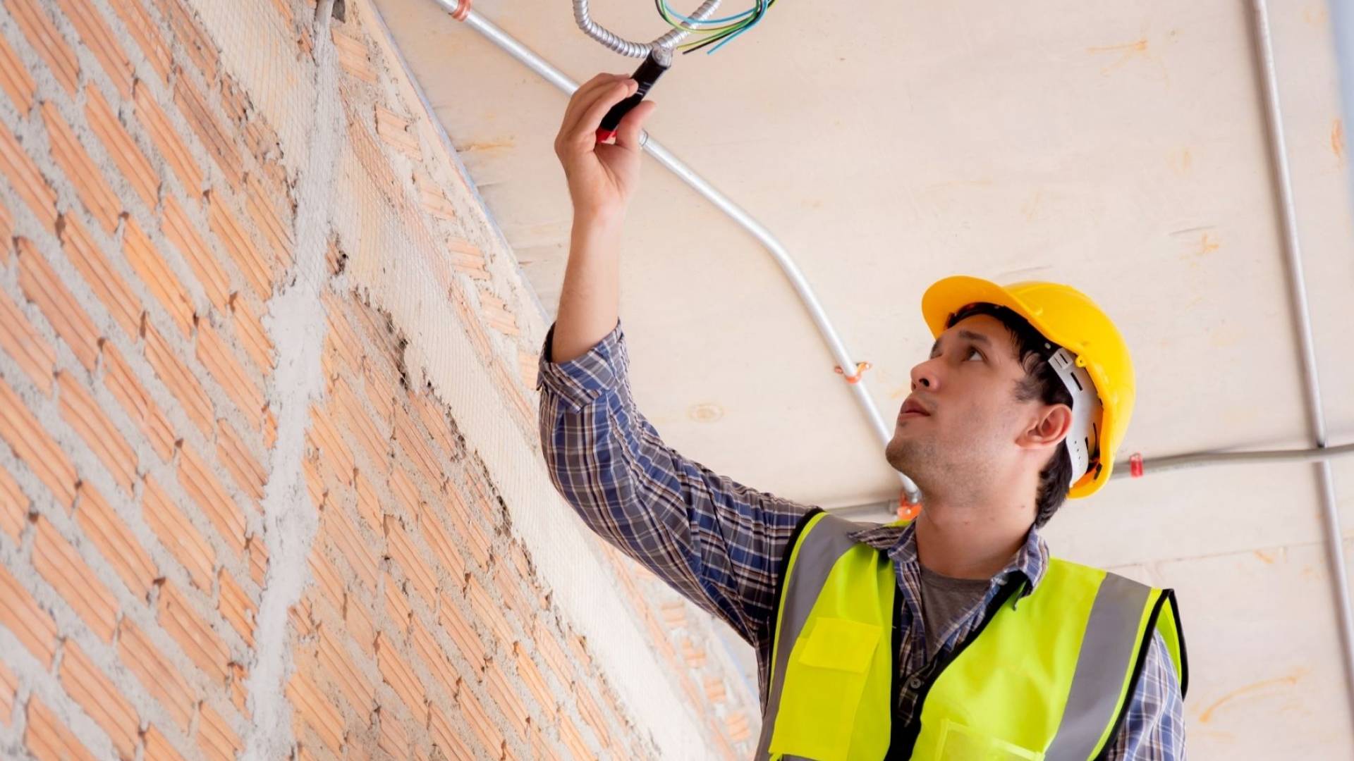 اصلاح أعطال كهربائية