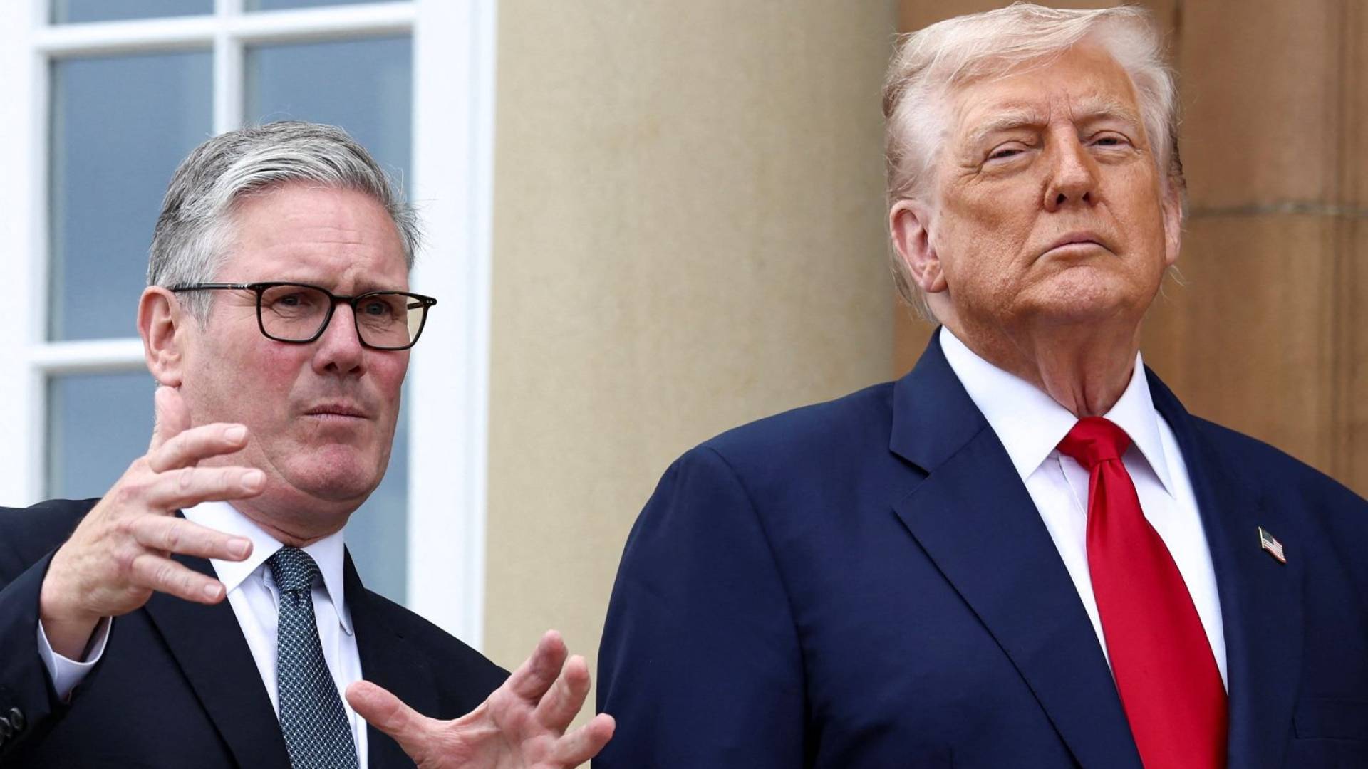 الرئيس الأمريكي دونالد ترمب ورئيس وزراء بريطانيا ستارمر