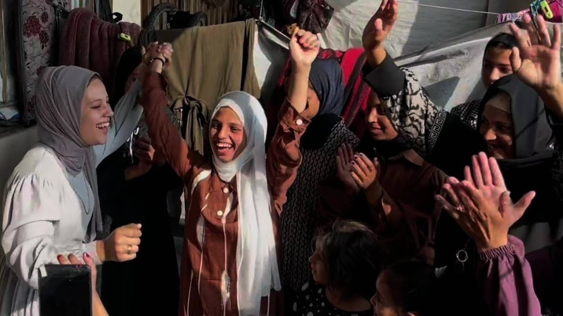 احتفالات بنجاح طلبة الثانوية العامة في غزة