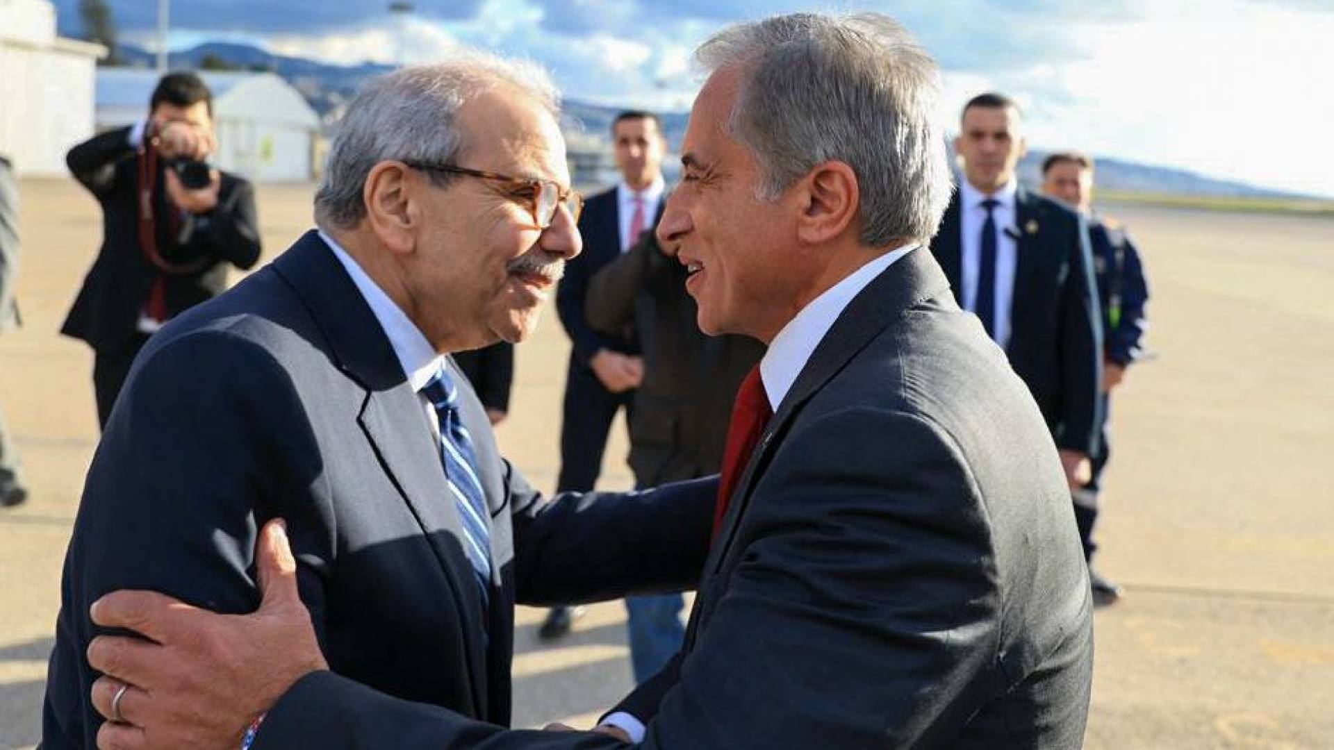 جعفر حسان لجظة وصوله الى لبنان