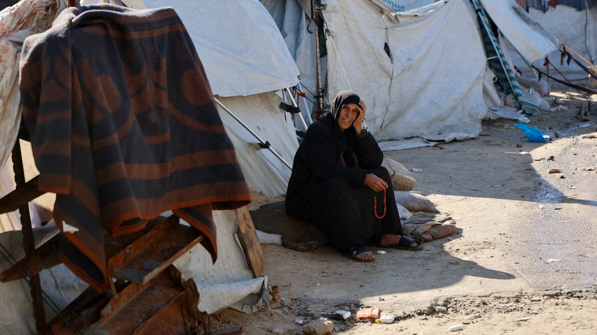 معاناة أهالي قطاع غزة