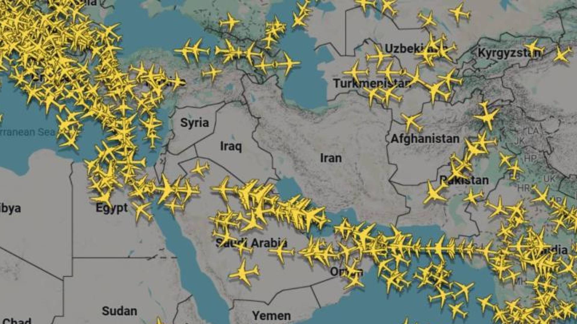 خريطة جوية تظهر حركة الطيران فوق ايران