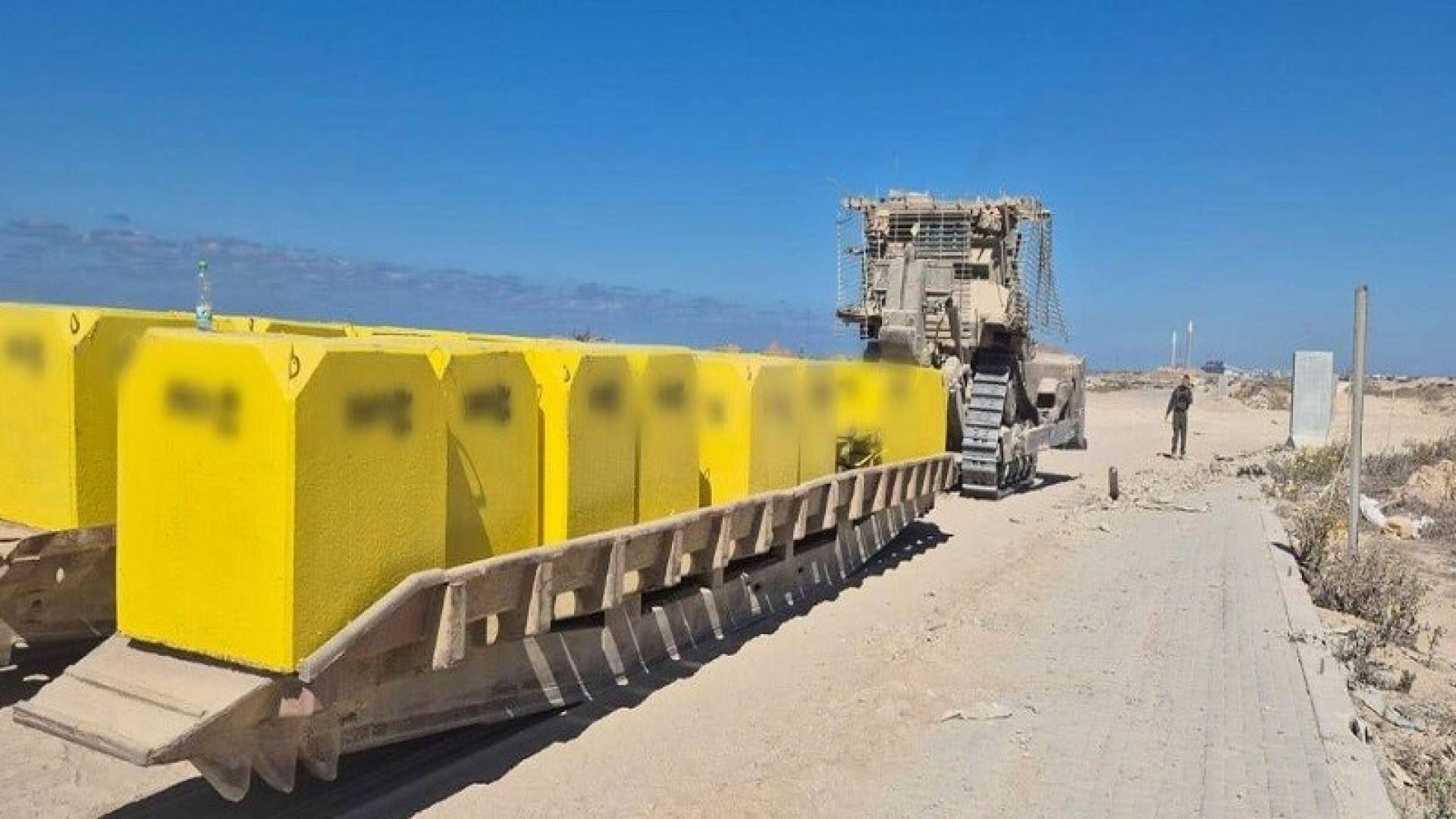 آليات الاحتلال تنقل الخط الأصفر في غزة