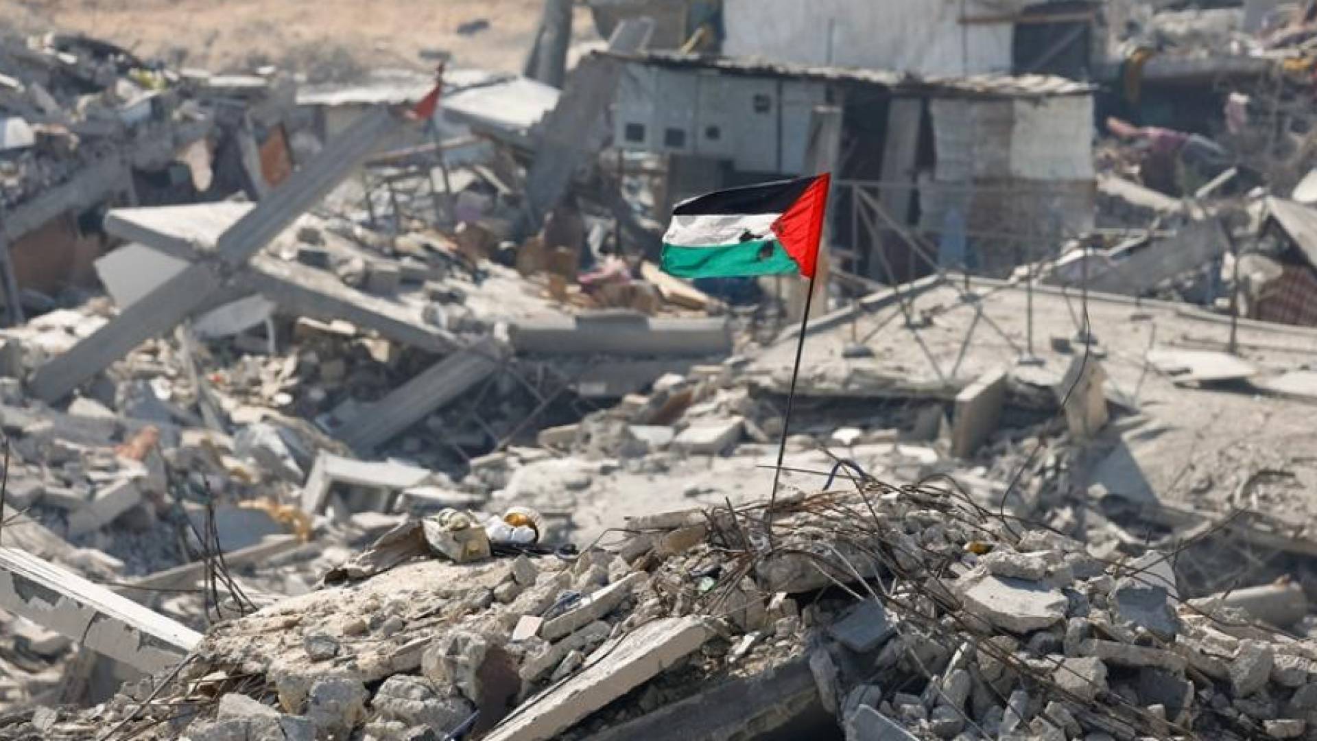 الصمود فوق ركام غزة