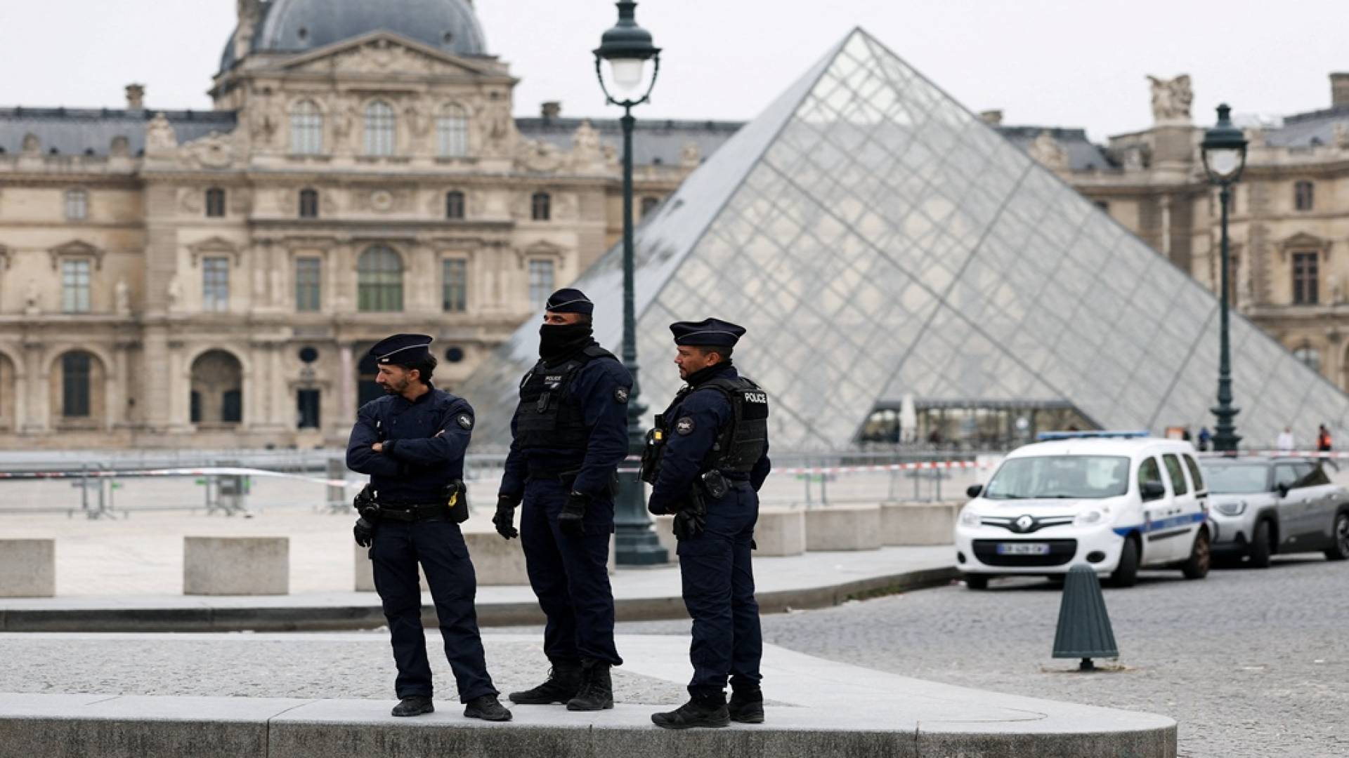 متحف اللوفر في باريس -ارشيفية