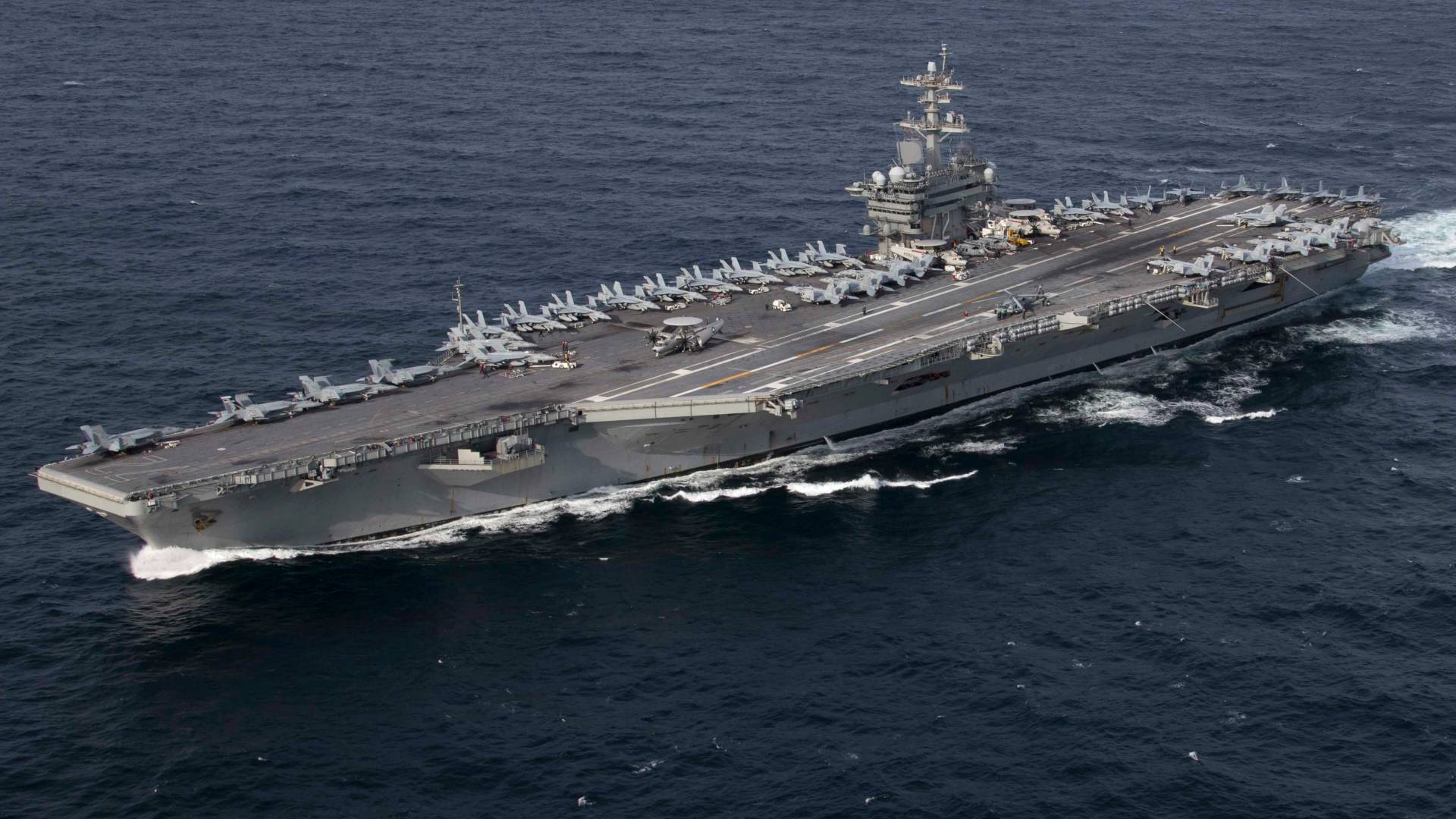 حاملة الطائرات الأمريكية لينكولين