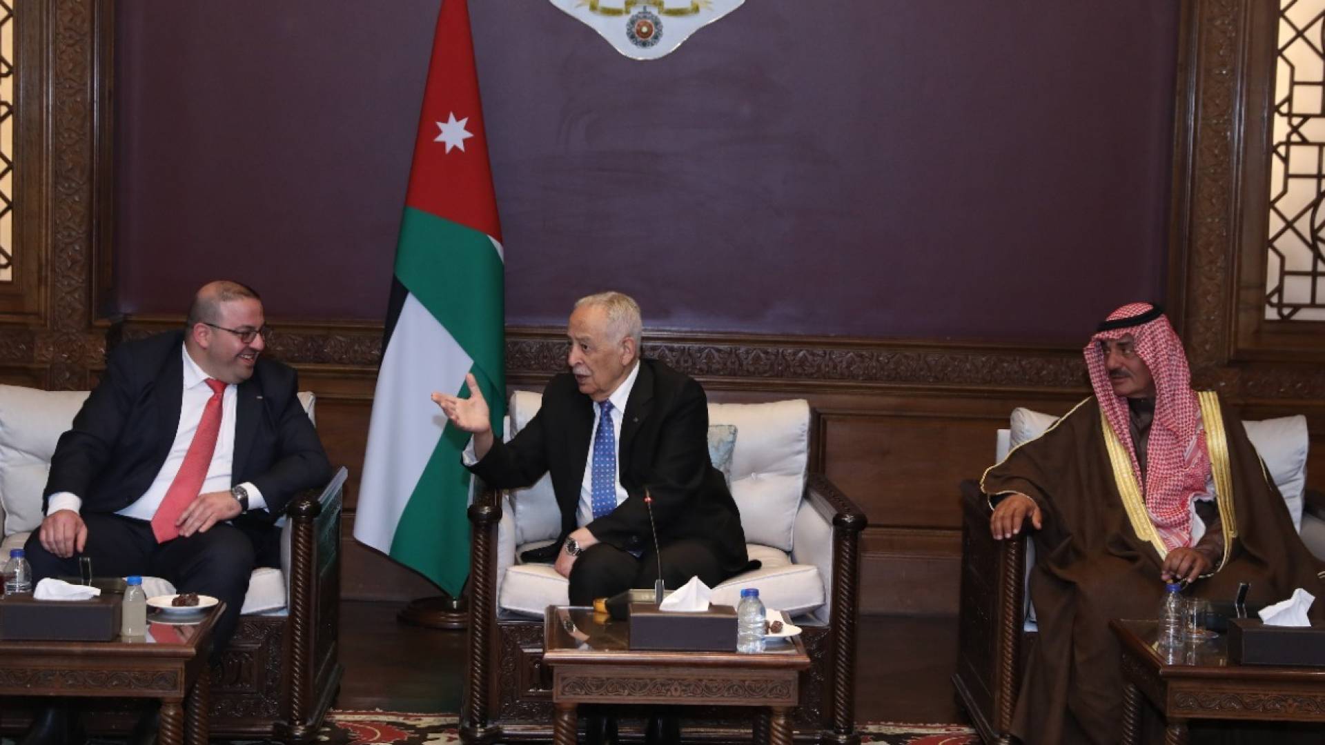 خلال لقائه وفدا من أبناء البويضة بلواء الرمثا