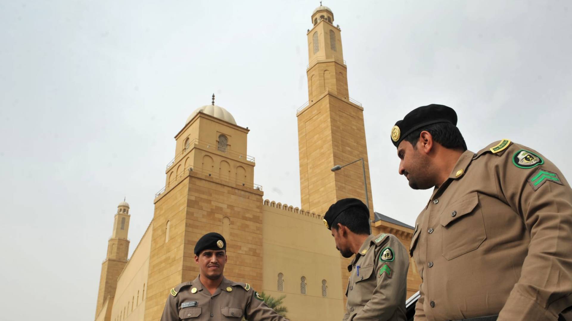 رجال أمن سعوديين