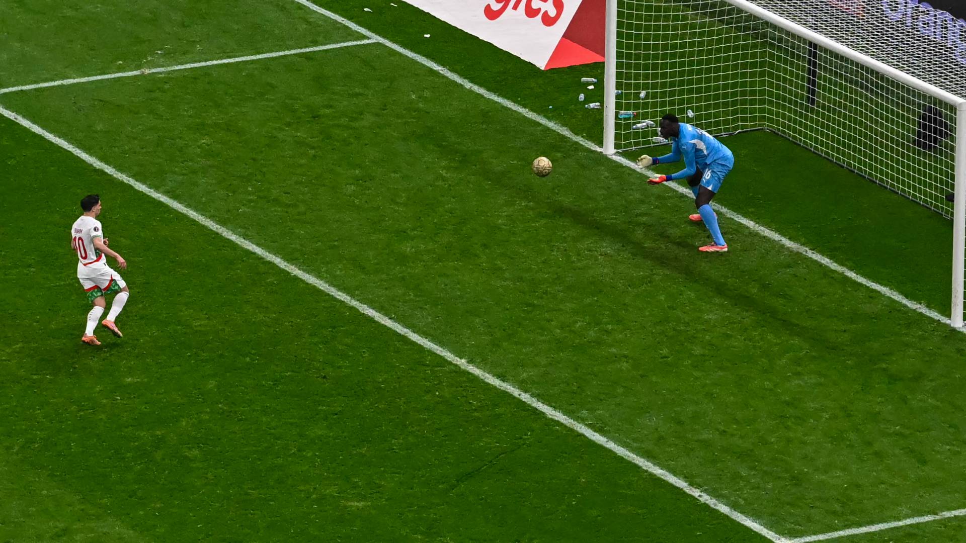 لحظة تنفيذ ركلة الجزاء