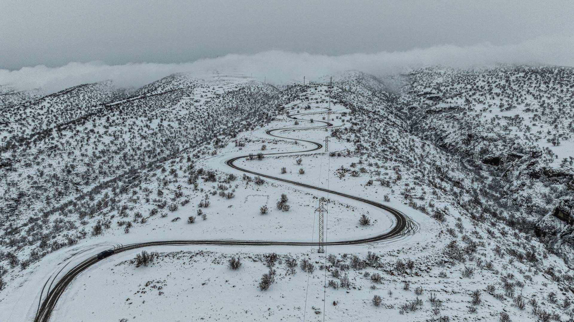 جبل سنجار مغطى بالثلوج