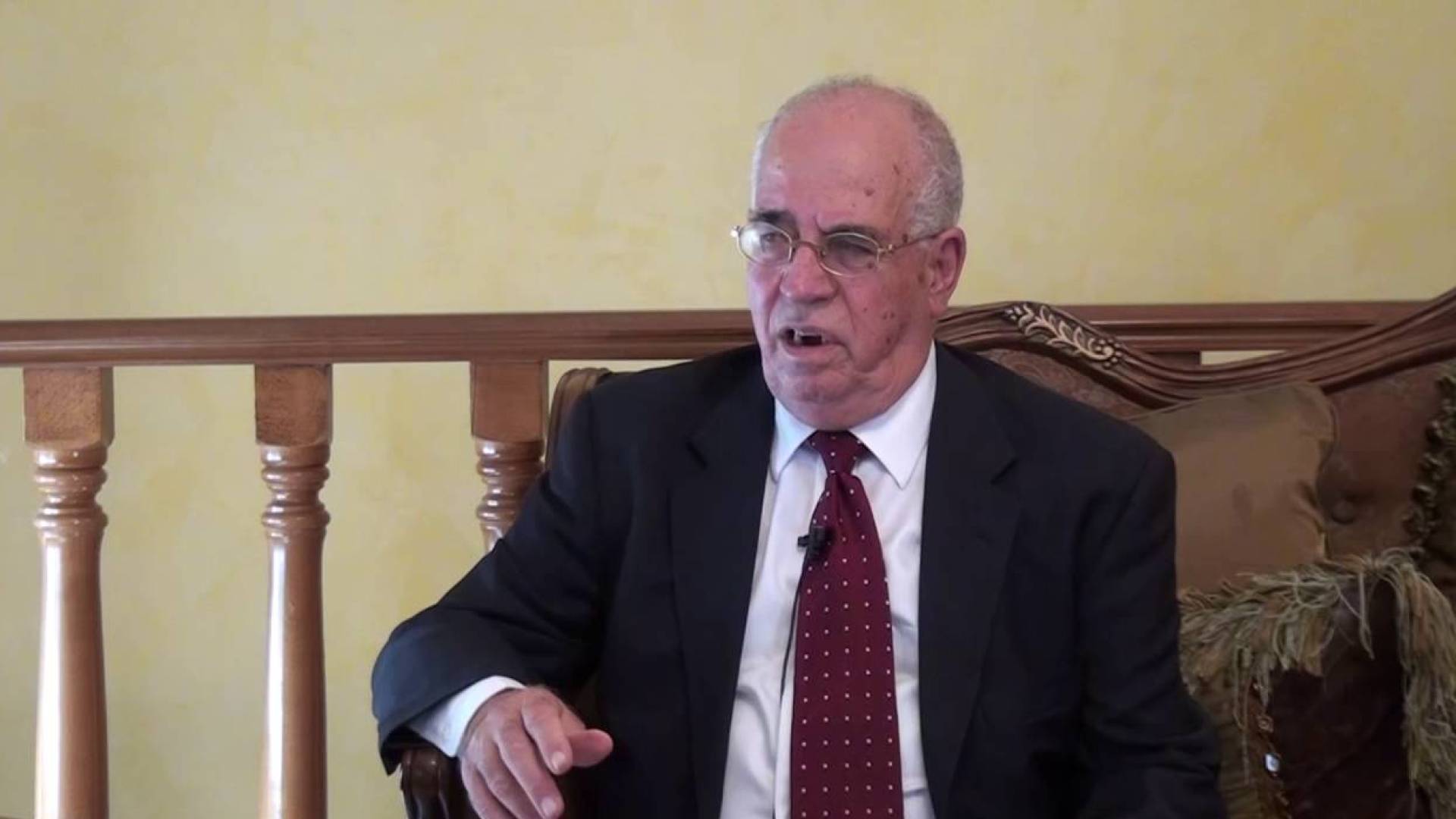 الدكتور محمود أبو خلف