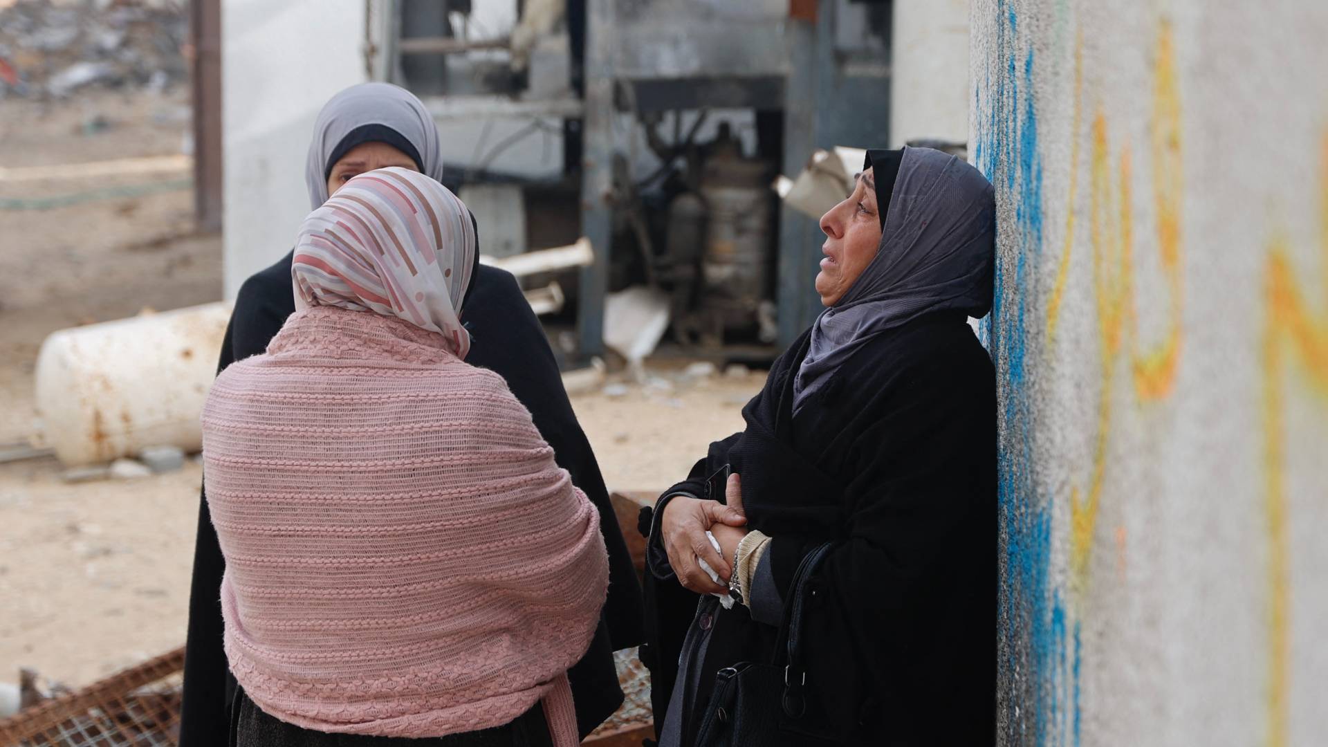 معاناة أهالي قطاع غزة