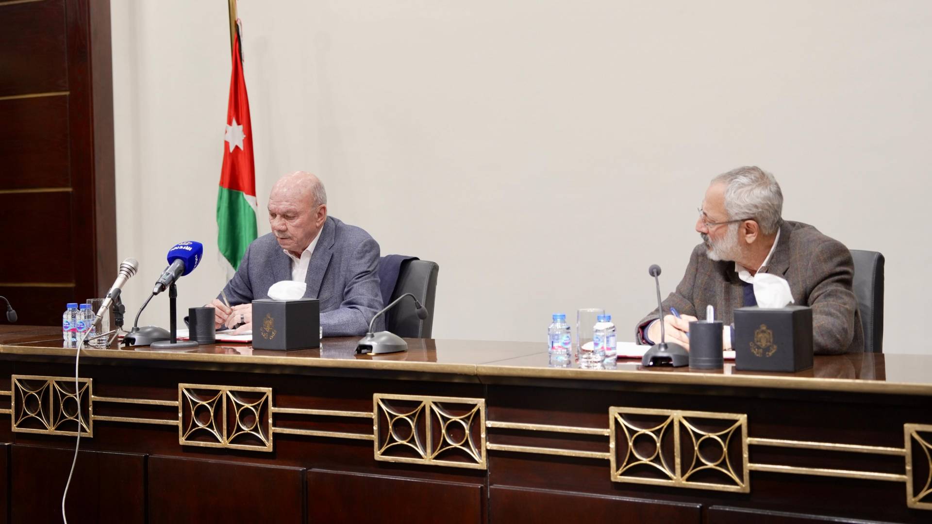 الفايز خلال لقاء حواري نظمه مركز القنطرة لتنمية الموارد البشرية