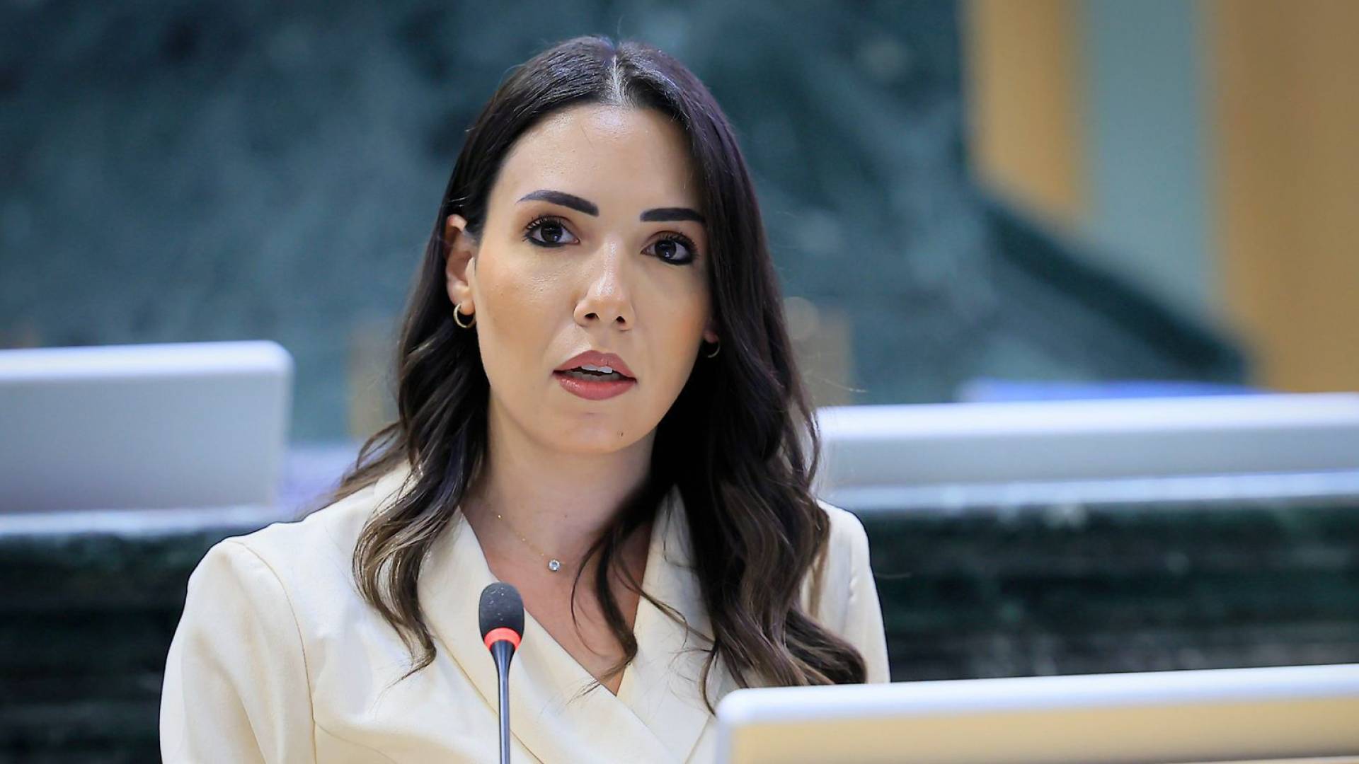 النائبة رند الخزوز