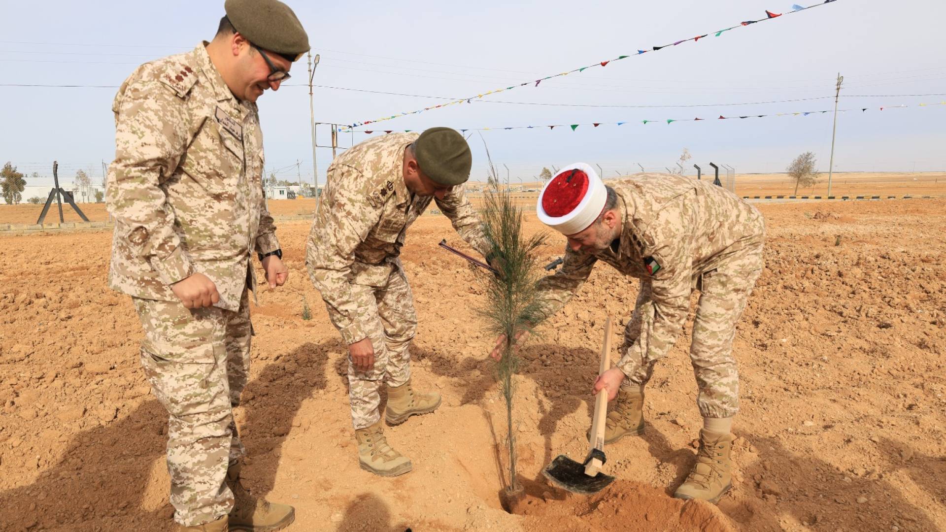 القوات المسلحة الأردنية تحتفل بيوم الشجرة