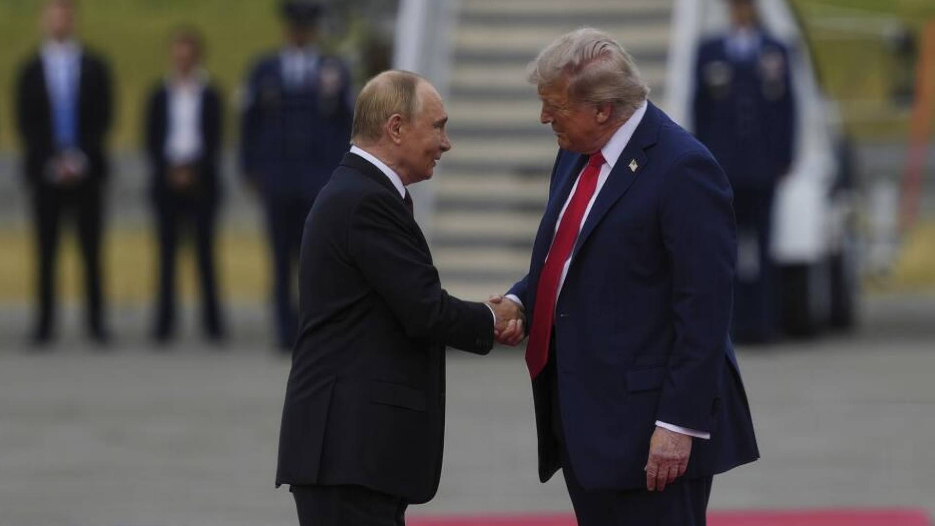 الرئيس الأمريكي دونالد ترمب والرئيس الروسي بوتين