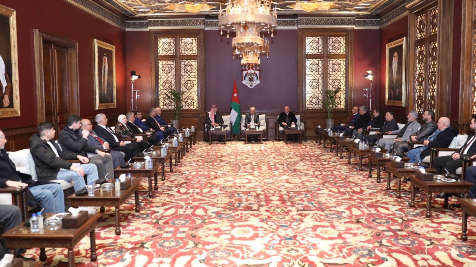 اجتماع رئيس الديوان الملكي الهاشمي