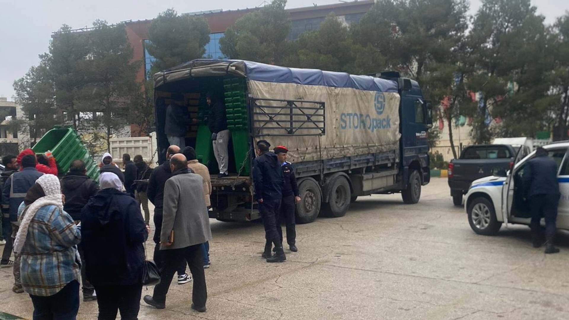 توزيع 435 حاوية نفايات بلاستيكية سعة 240 لترا على بلديات محافظات الشمال (إربد، جرش، عجلون).