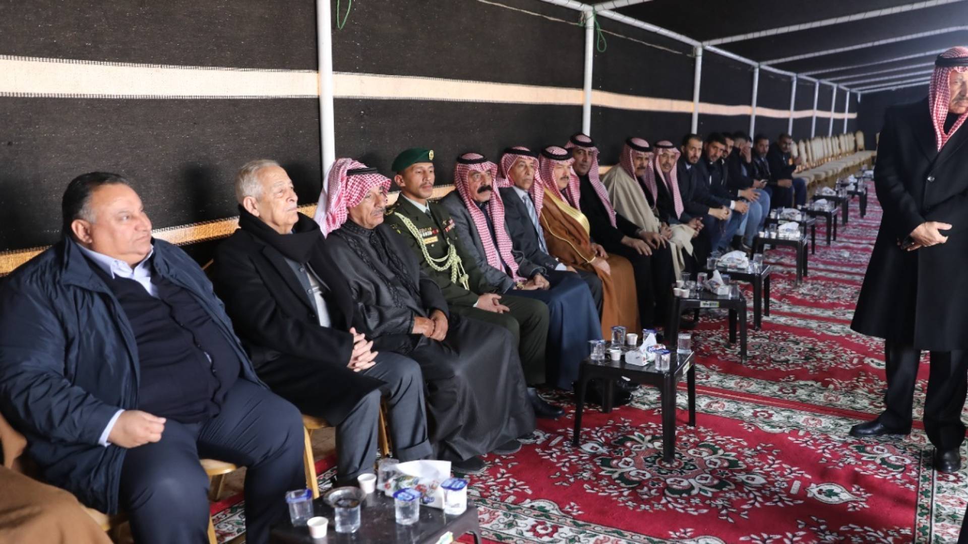 مندوبا عن الملك وولي العهد.. العيسوي يعزي عشائر العيسى والحراحشة والعتوم والمرازيق والشمالي