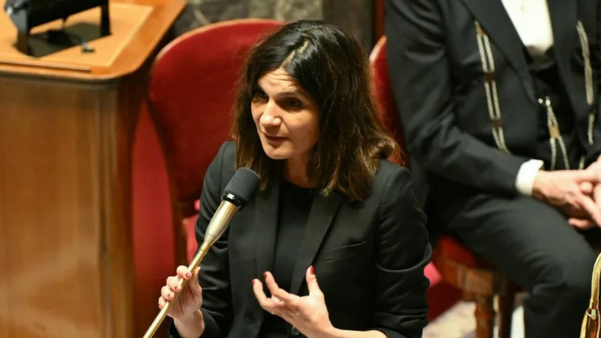 الوزيرة المفوضة للجيوش الفرنسية أليس