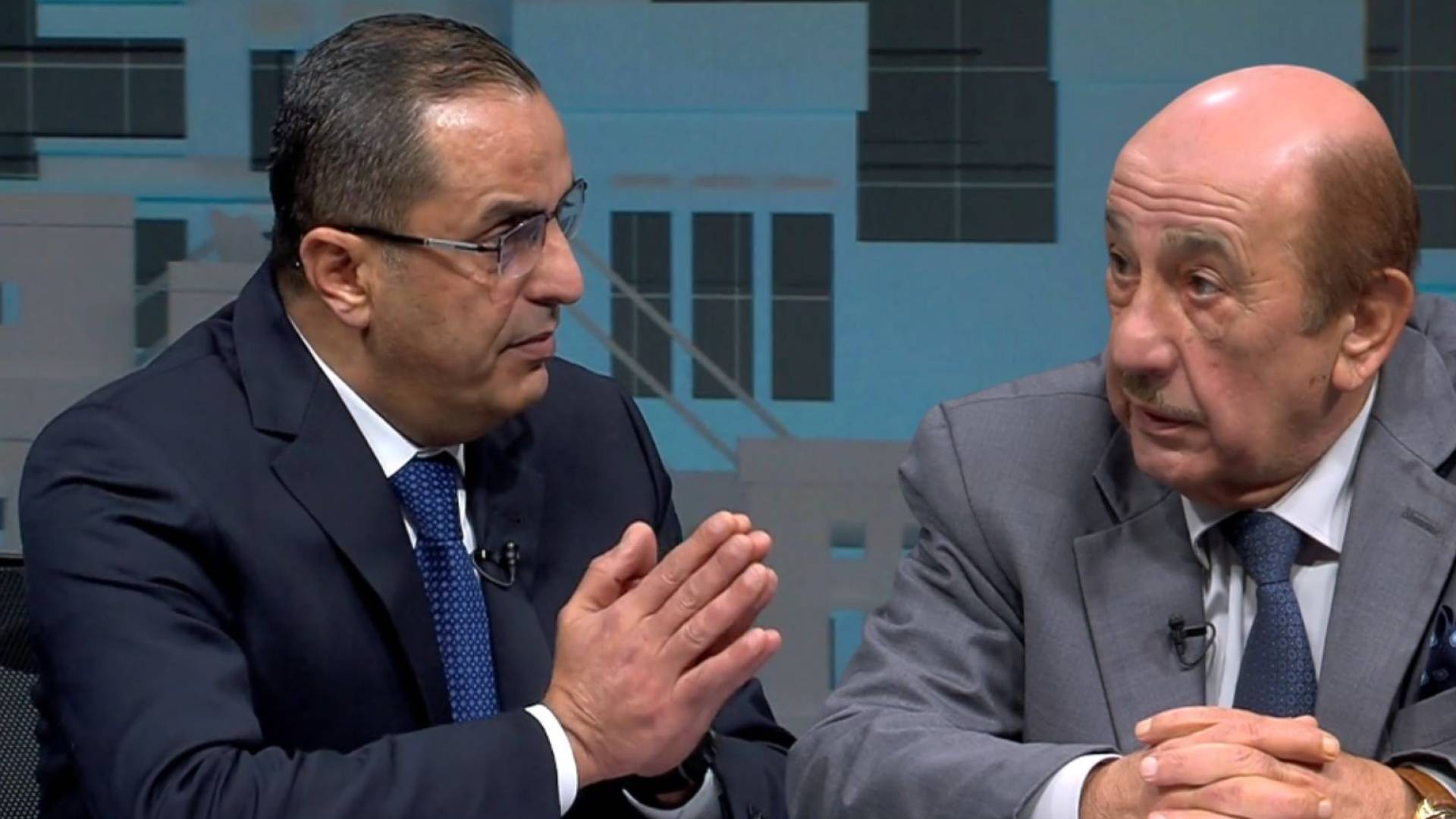 أستاذ العلوم السياسية امين مشاقبة "يمينا" والخبير العسكري نضال أبو زيد "يسارا"