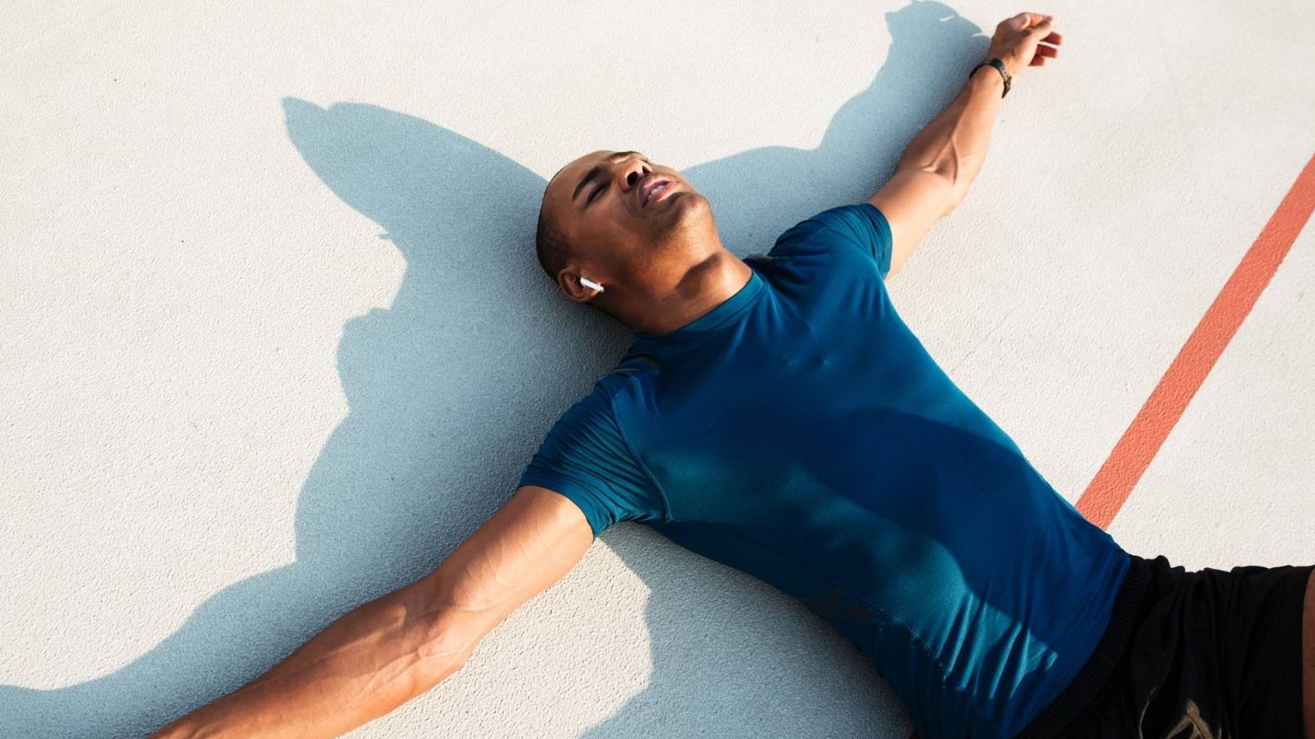 شخص متعب بعد اداء الرياضة