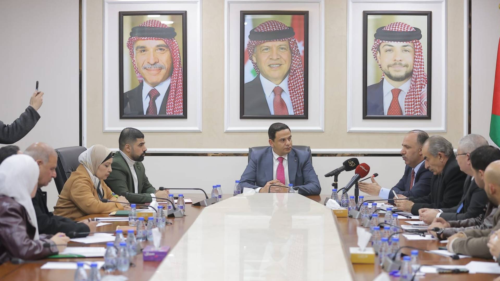 لجنة الطاقة النيابية اثناء اجتماعها