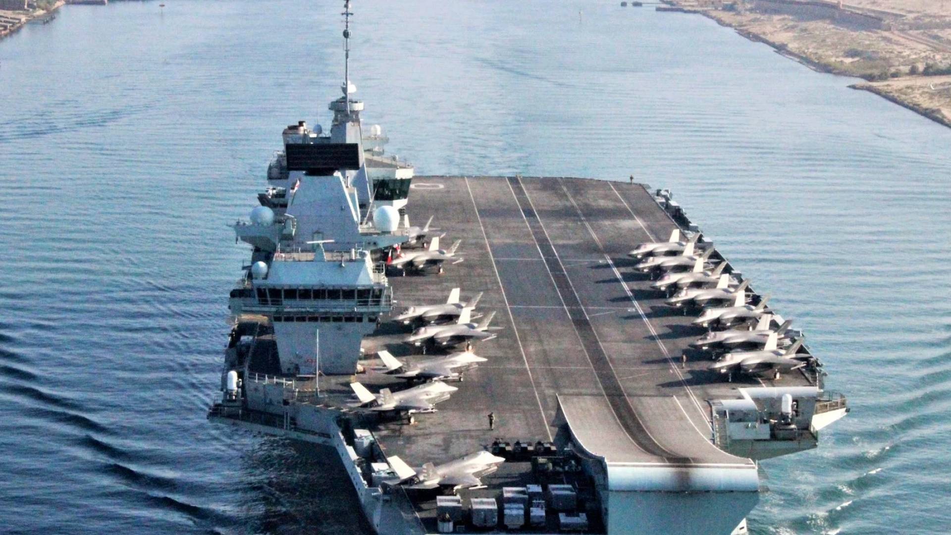 حاملة طائرات أمريكية