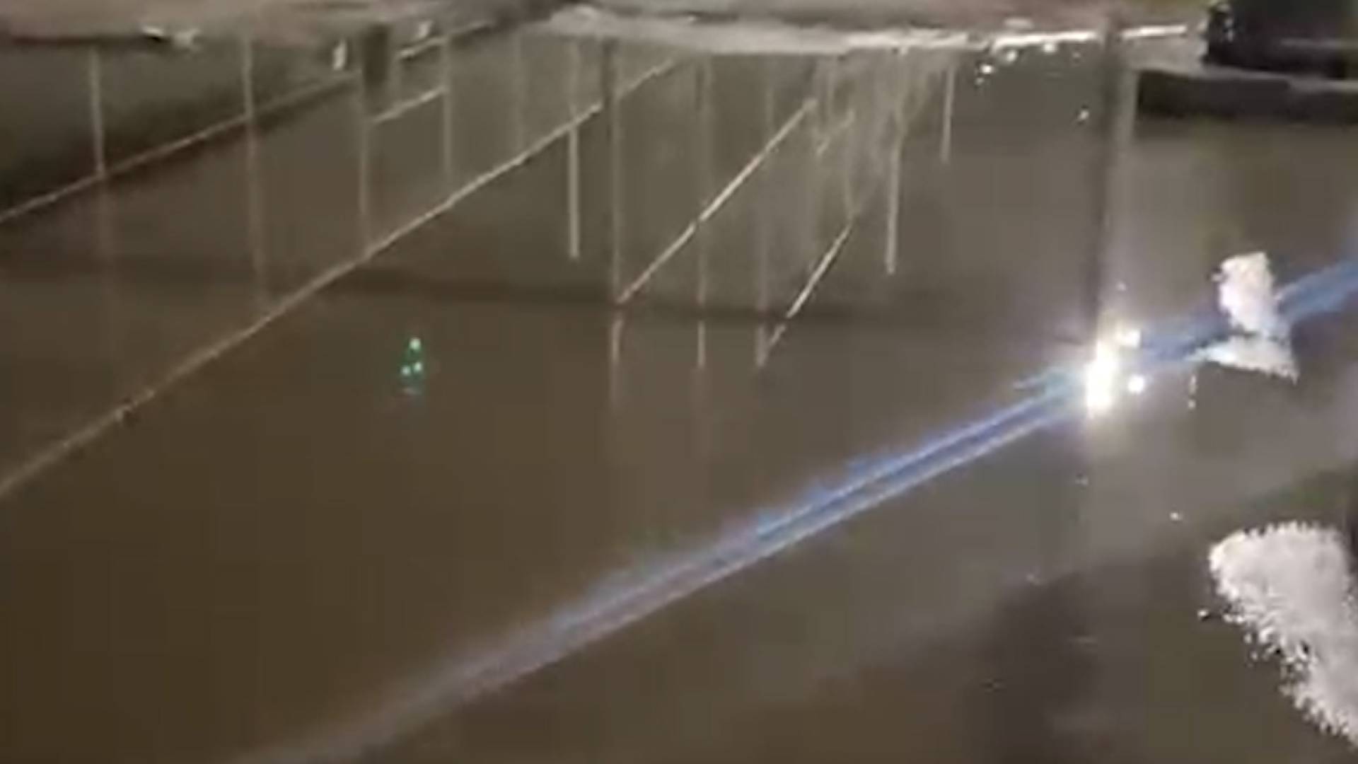 تجمع المياه في محيط وخارج ملعب "البولو" التابع للاتحاد