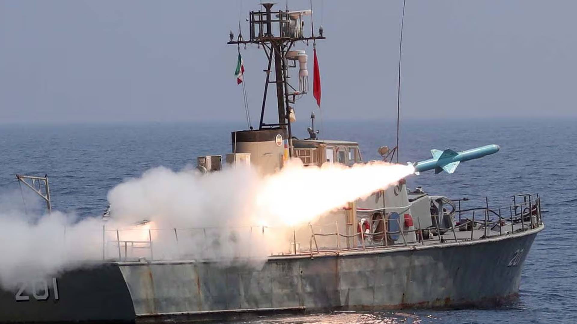 قارب للقوات الإيرانية